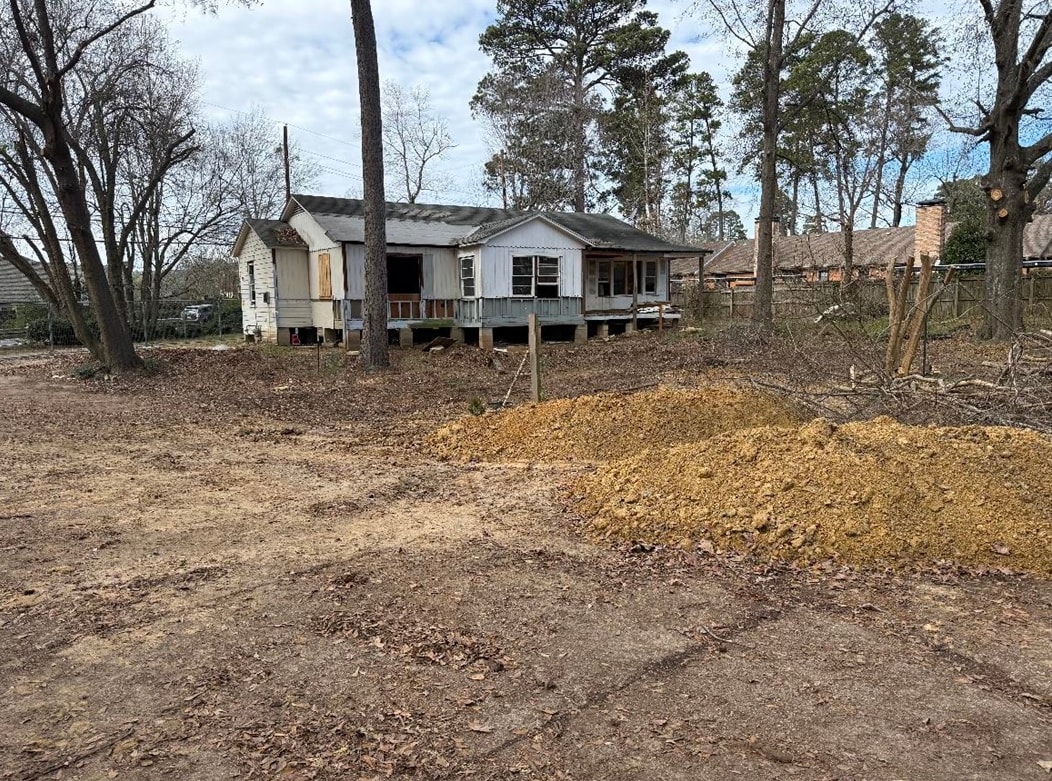2102 Tryon Road — photo