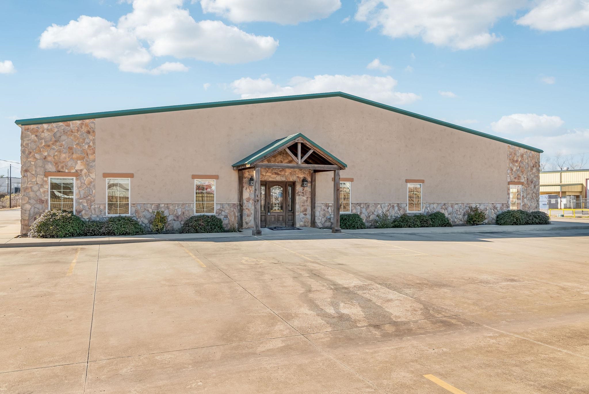 2753 & 2755 SH 322 — photo