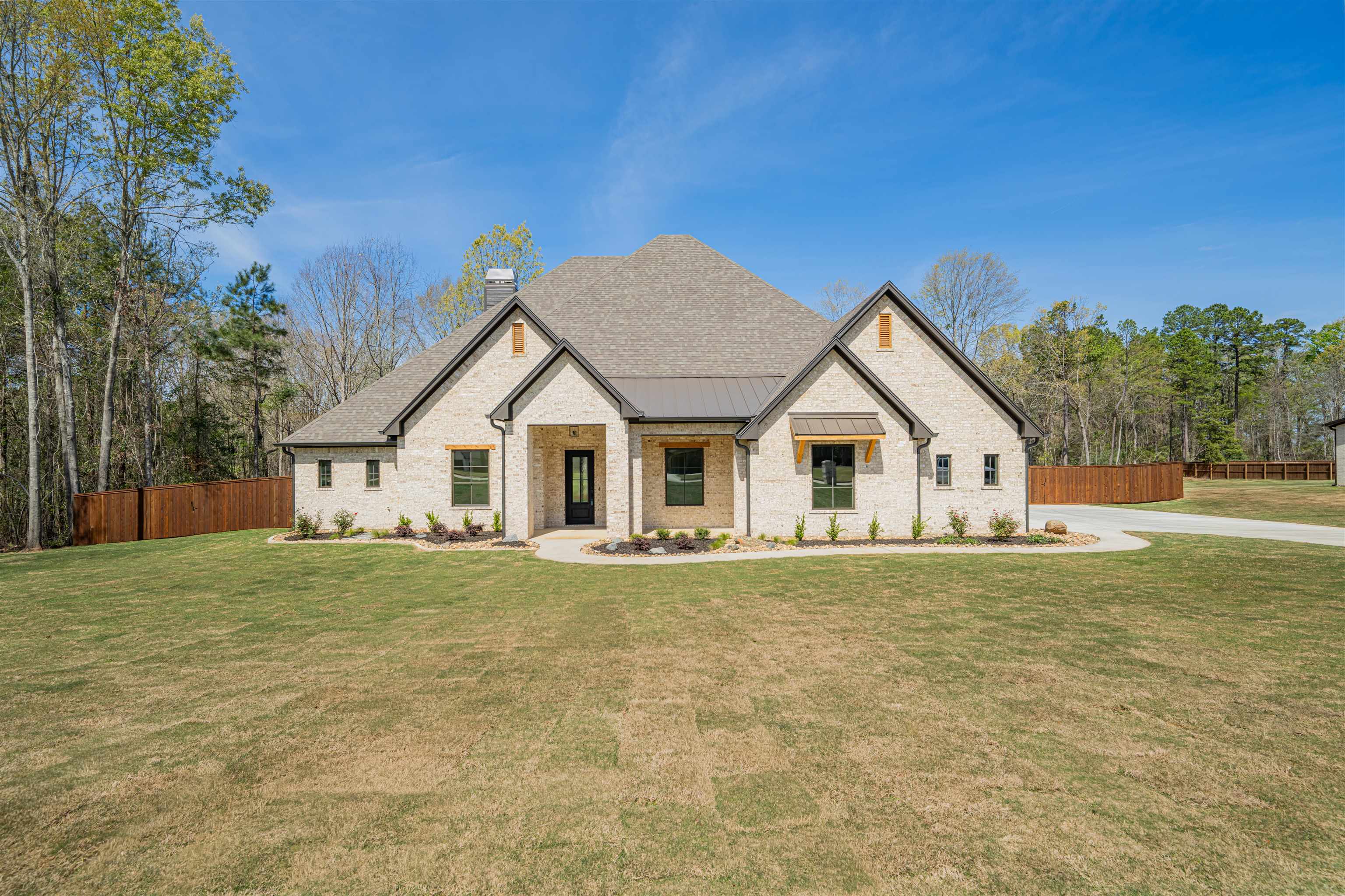 205 Thorn Briar Trail — photo
