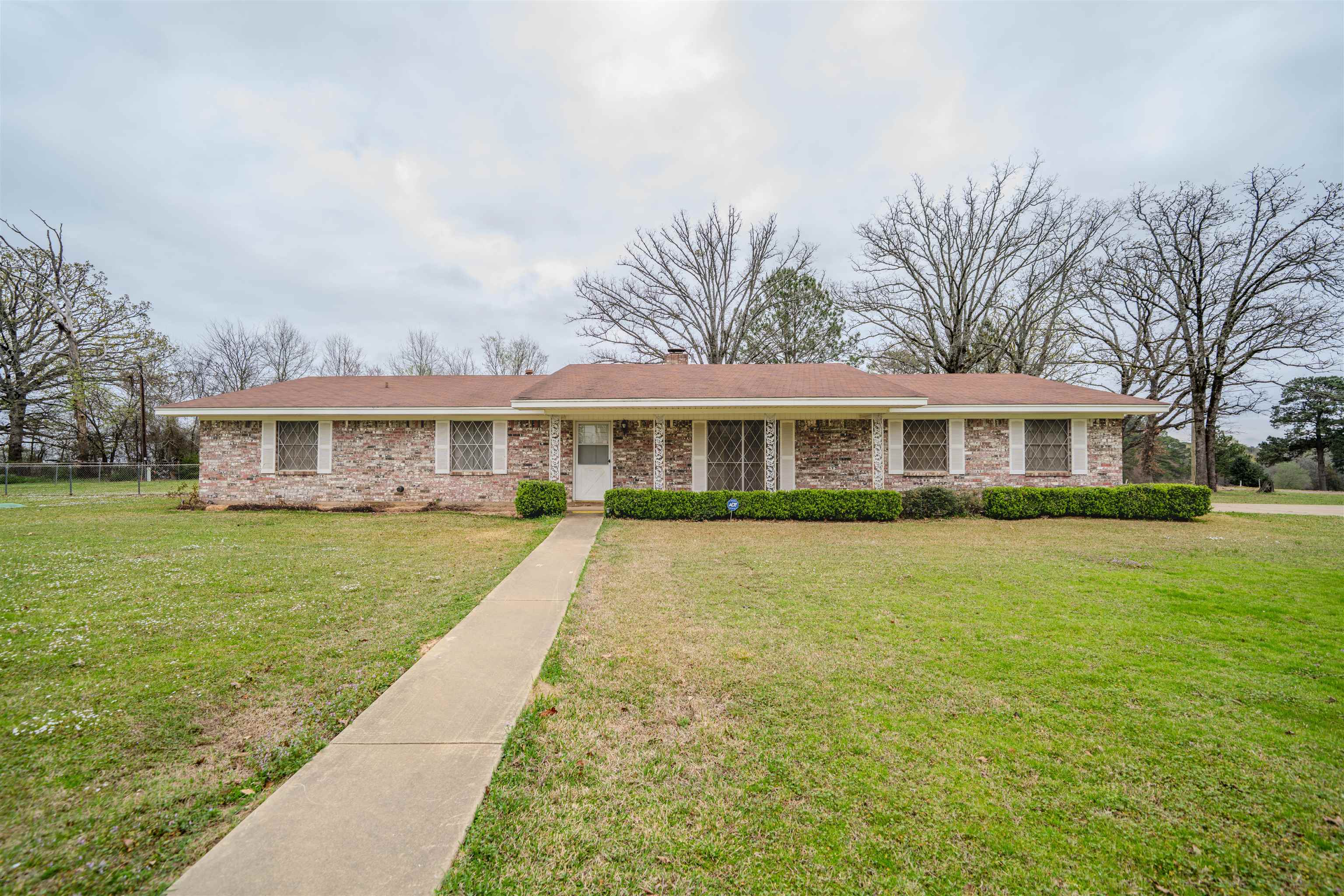475 Fairway Drive — photo