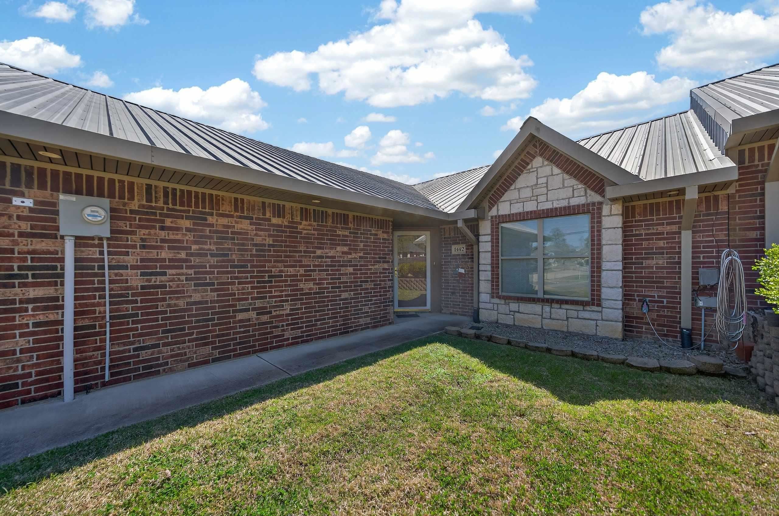 1442 Garner Lane — photo