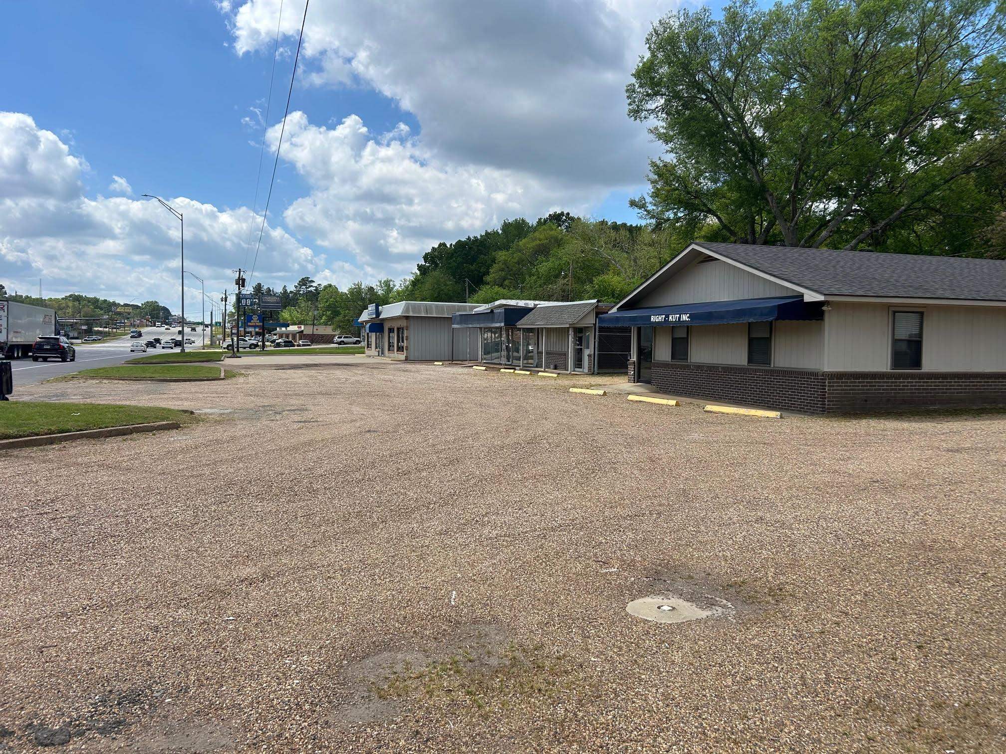 903 E End Blvd South — photo