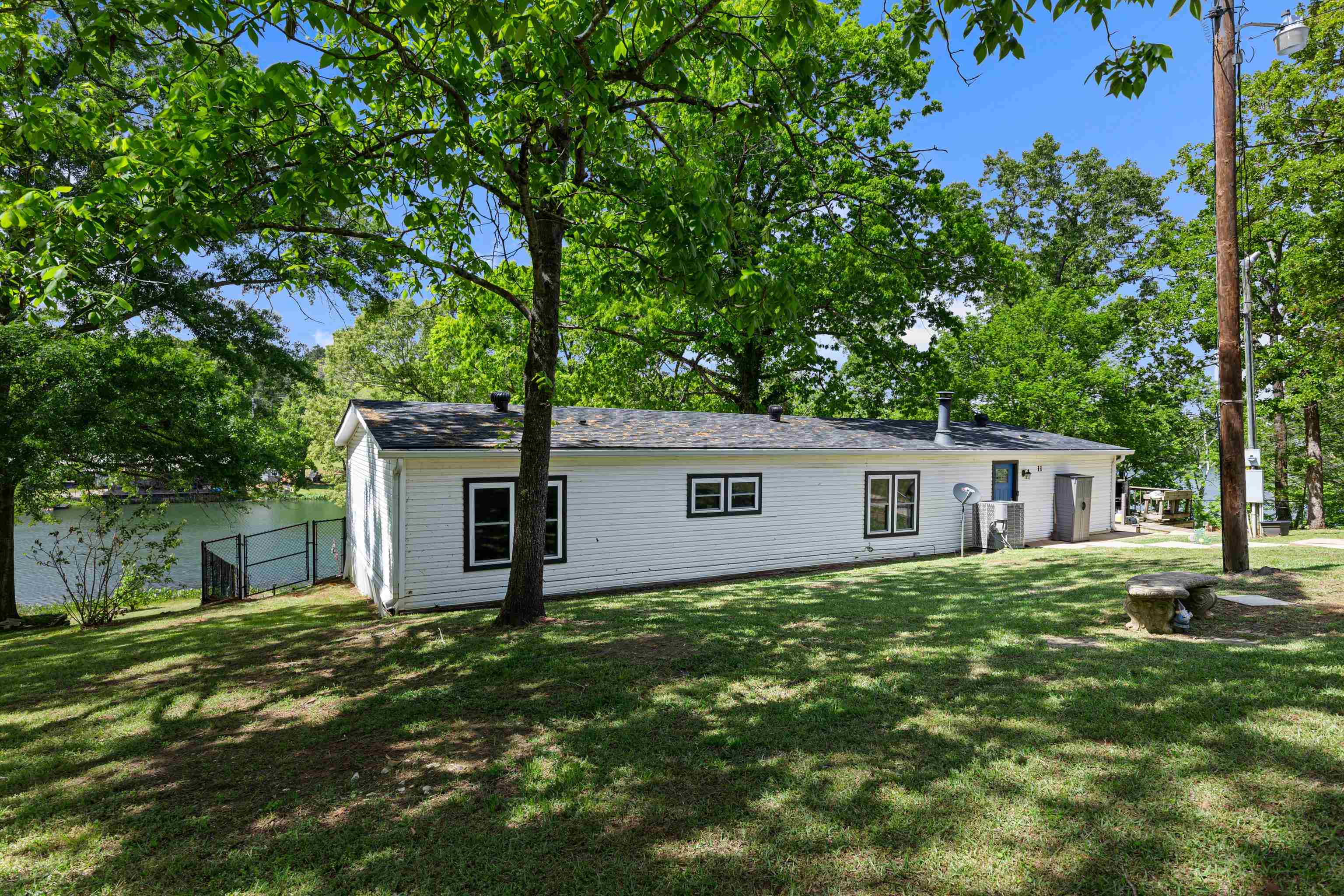 11 Florey Lake — photo