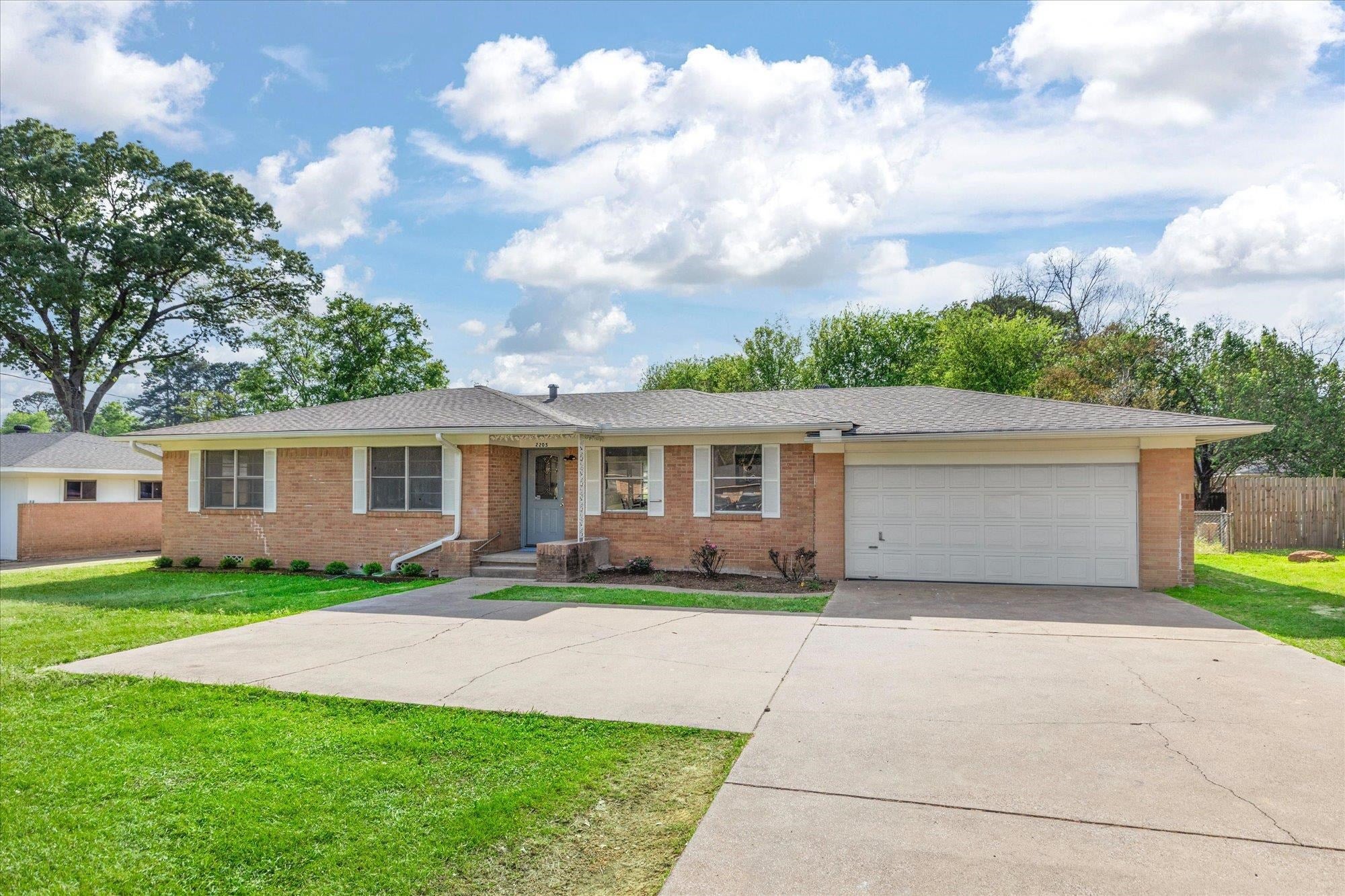 2205 Pine Tree Rd, Longview, TX 75604 — photo 2