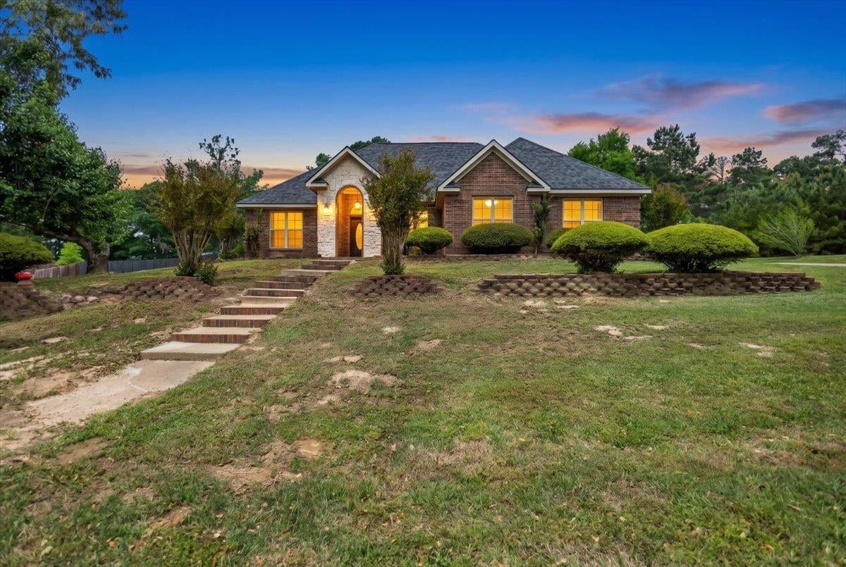 3 Chase Creek Drive — photo