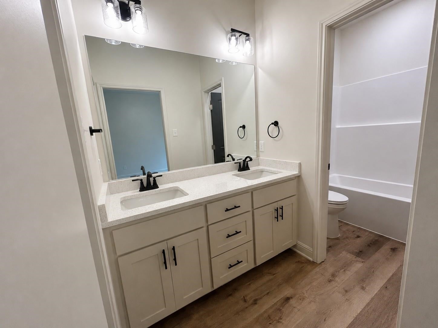 201 E Fleming, Longview, TX 75604 — photo 2