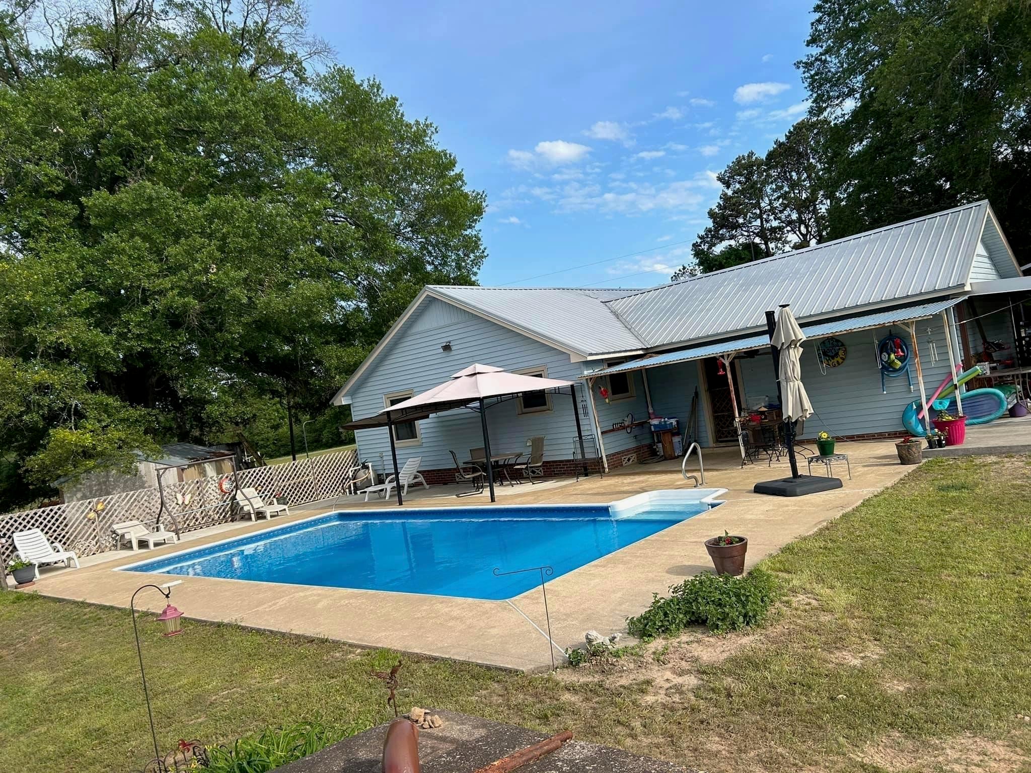 1744 Hwy 11 — photo