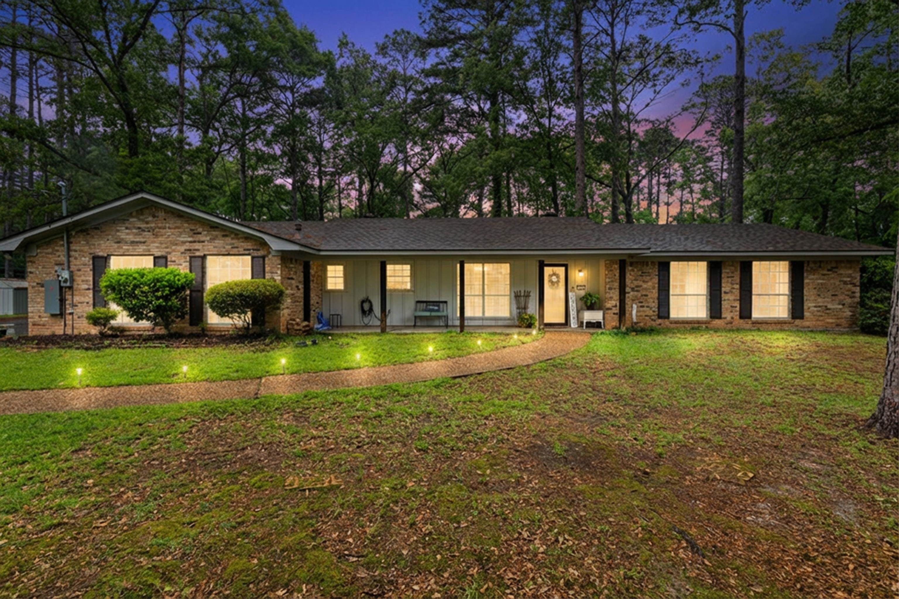 306 Cedar Circle — photo