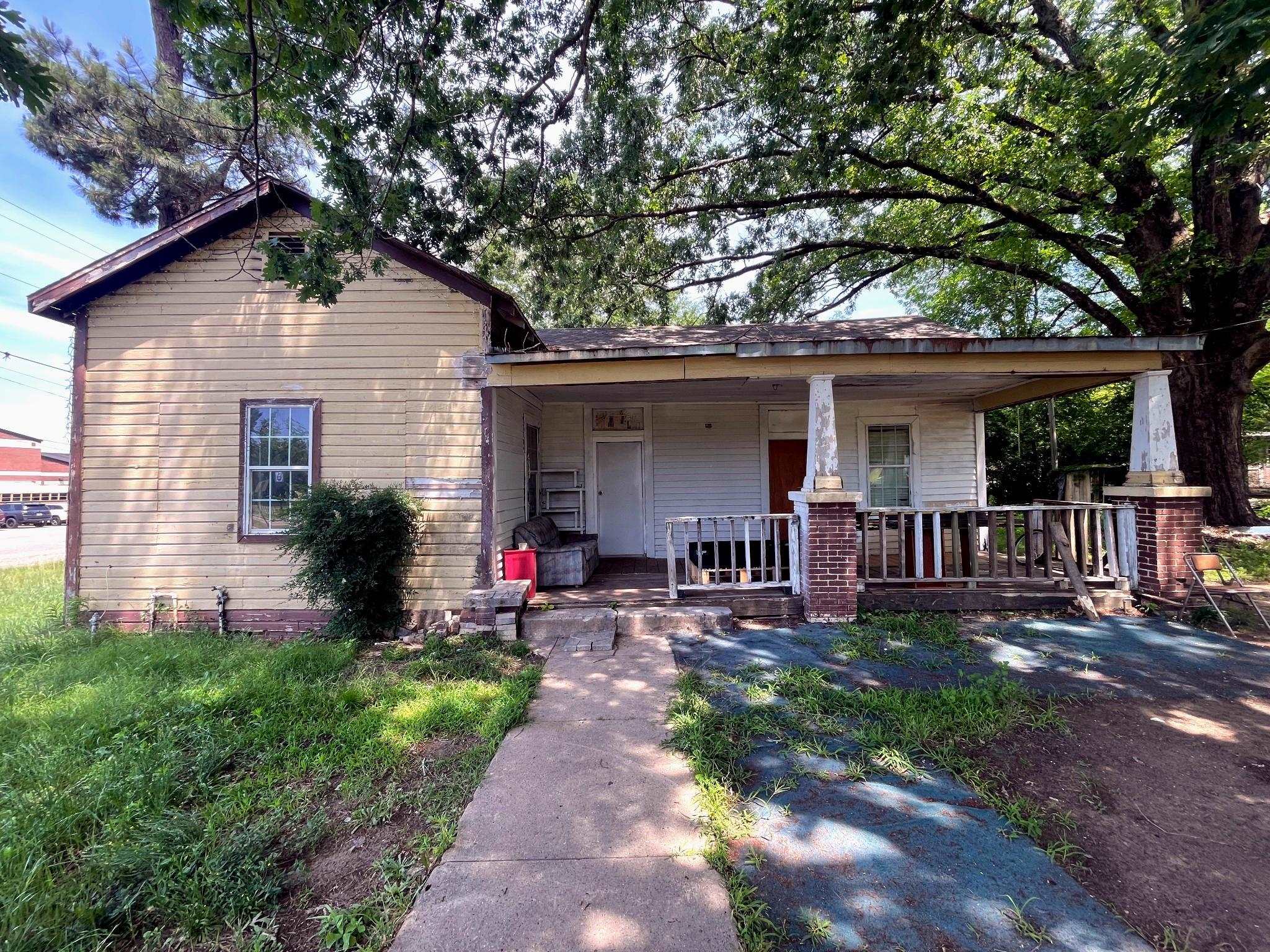 218 W Ash — photo