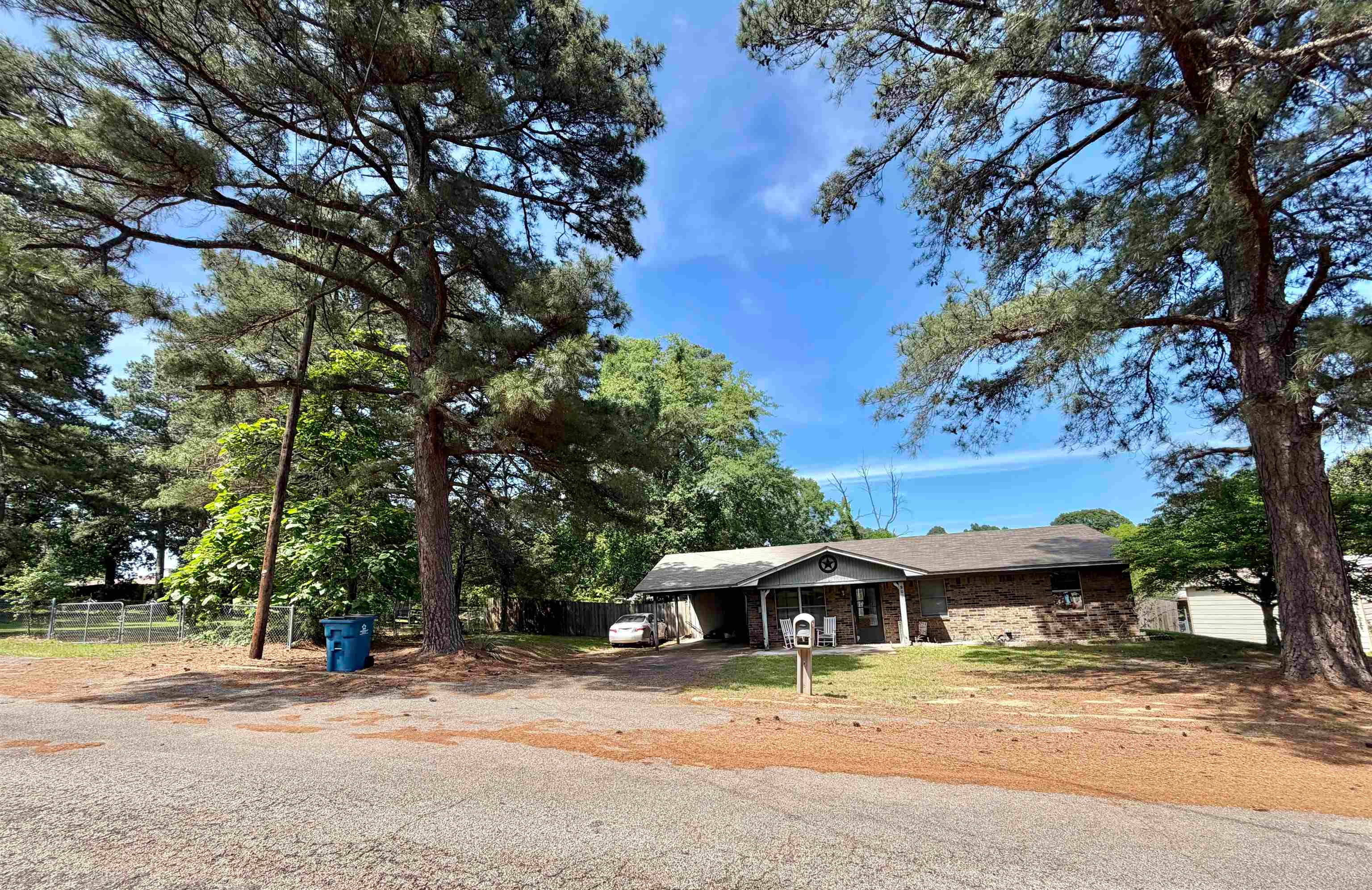 804 Grapevine St — photo