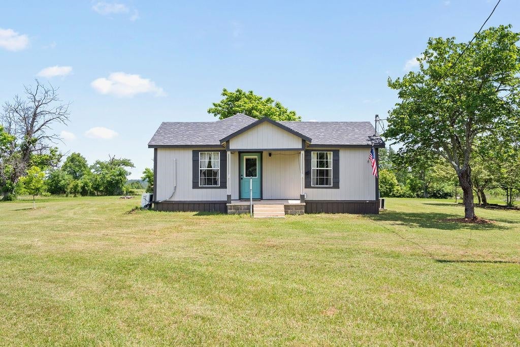 8869 County Road 1617 — photo