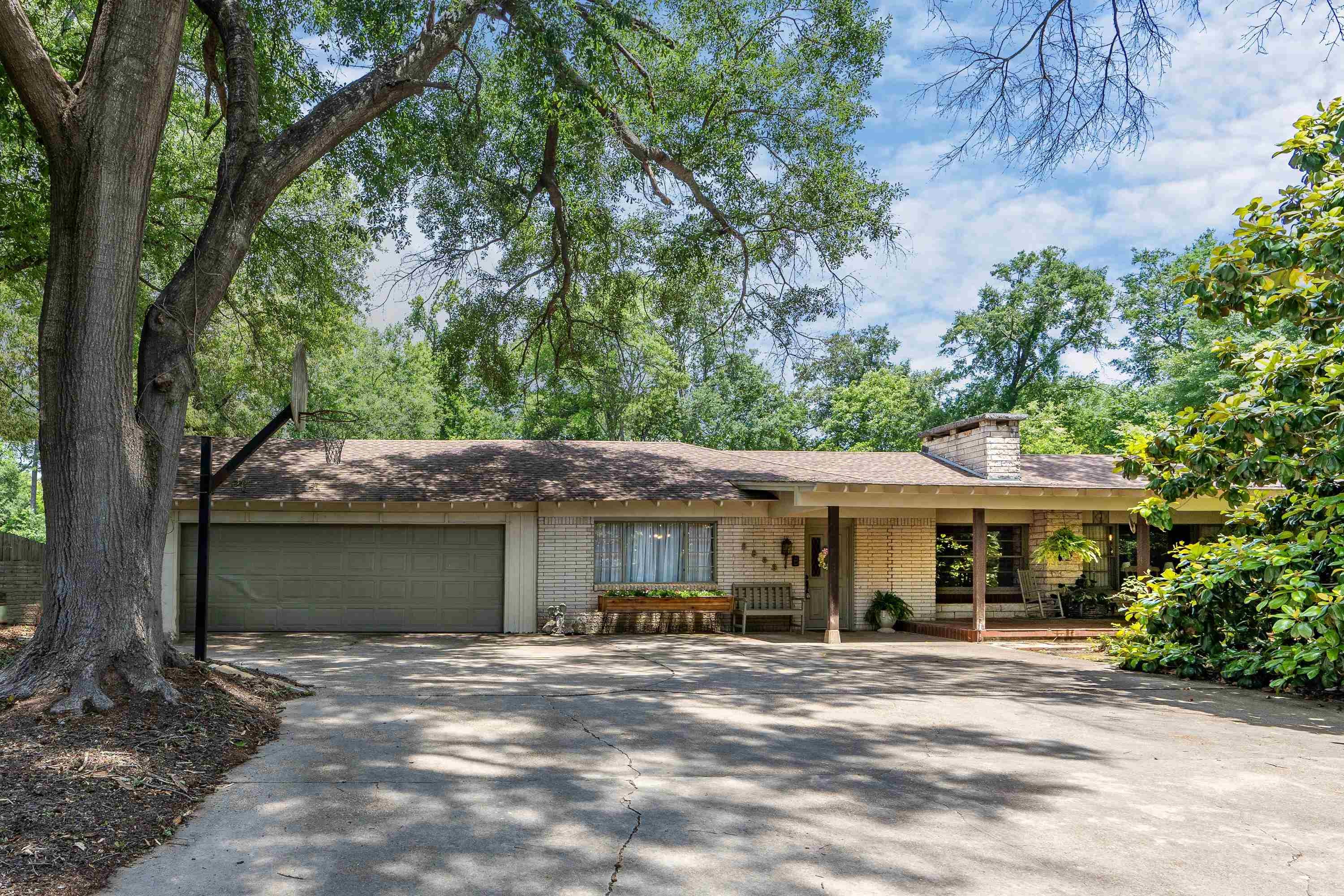 5803 W. Marshall Ave. — photo