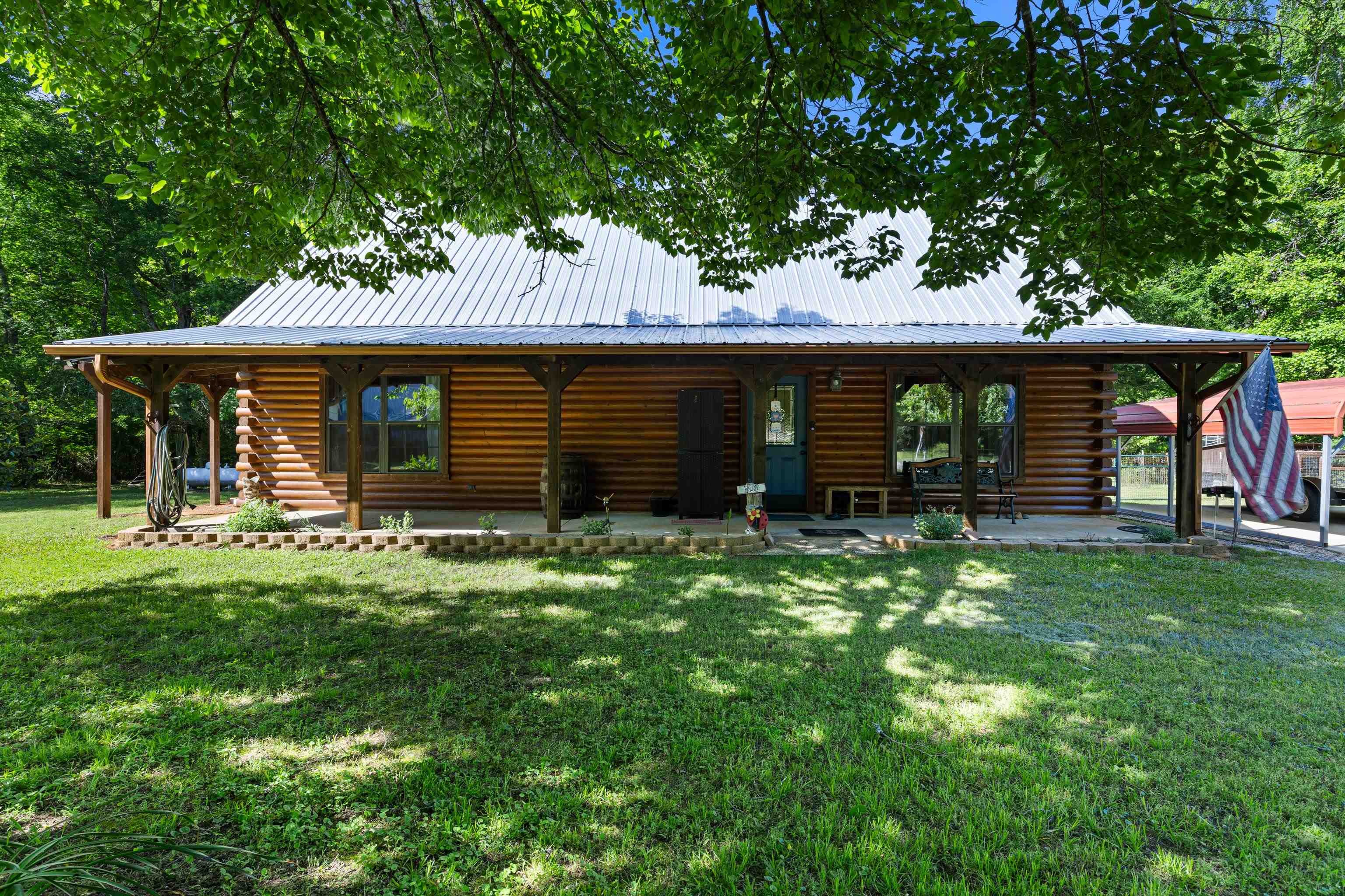 9015 FM 349 — photo