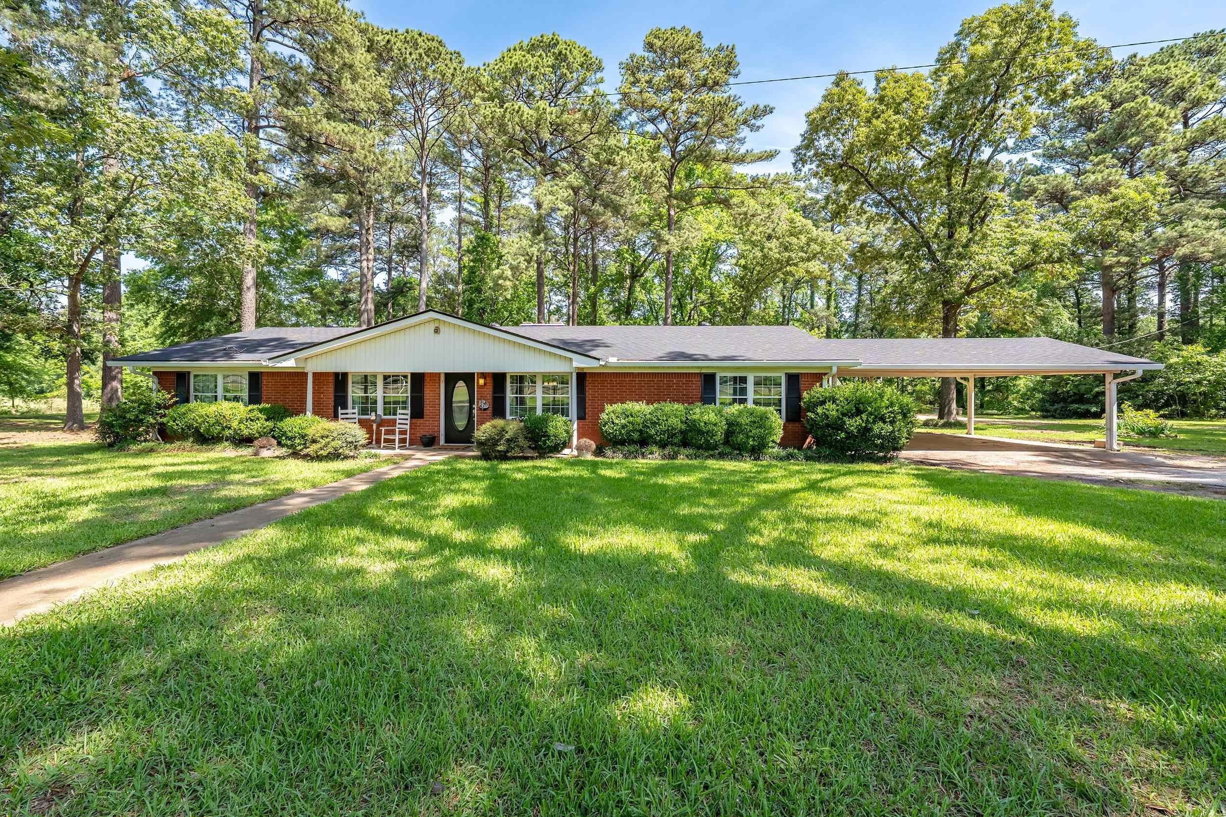 445 E FM 1252 — photo