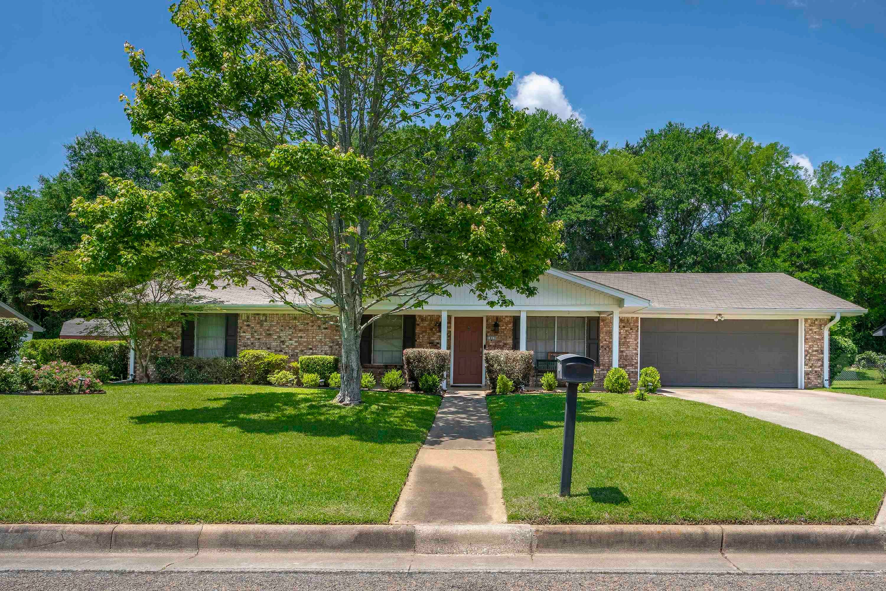 1817 Beth Dr. — photo