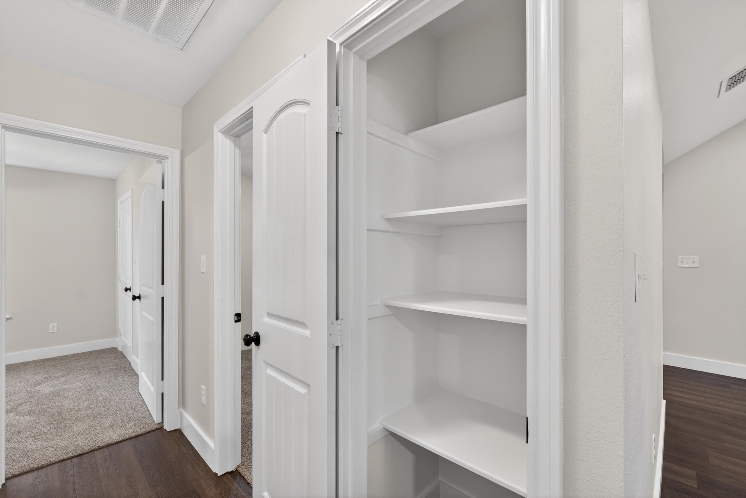 6110 Club Dr — photo