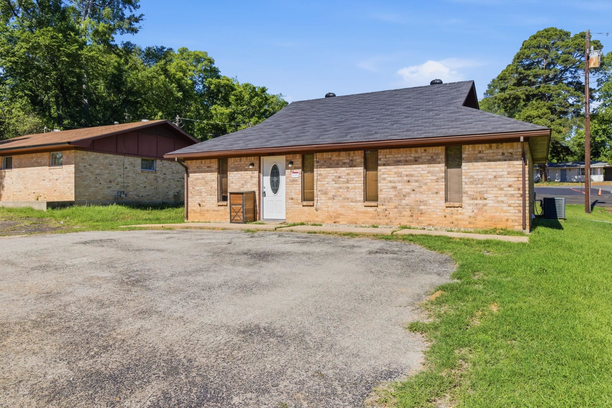 2001 Bomar Street, Marshall, TX 75670 — photo 2