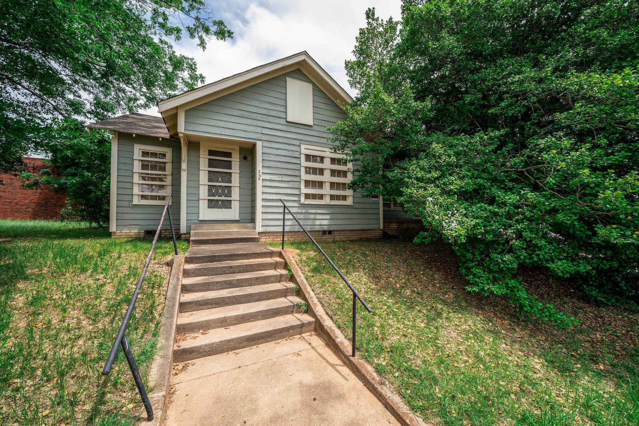 114 W Cotton Street — photo