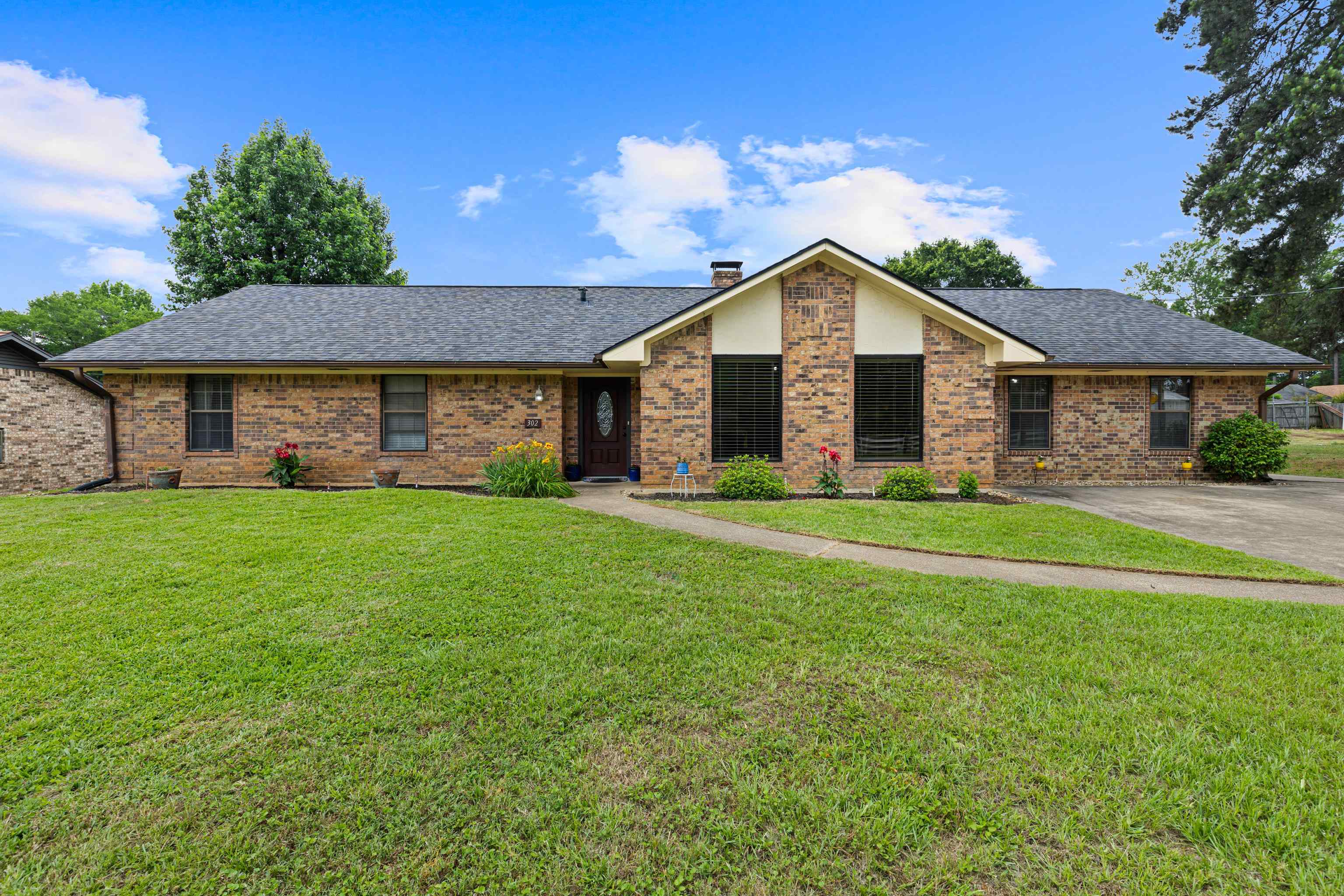 302 Cheryl St. — photo