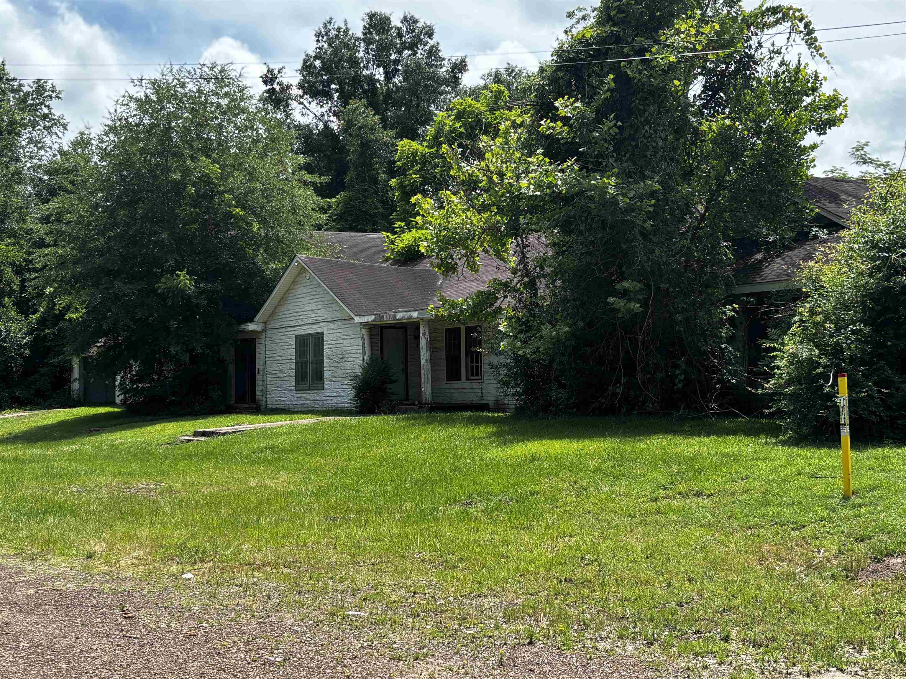 321 E Butler, Gilmer, TX 75644 — photo 3