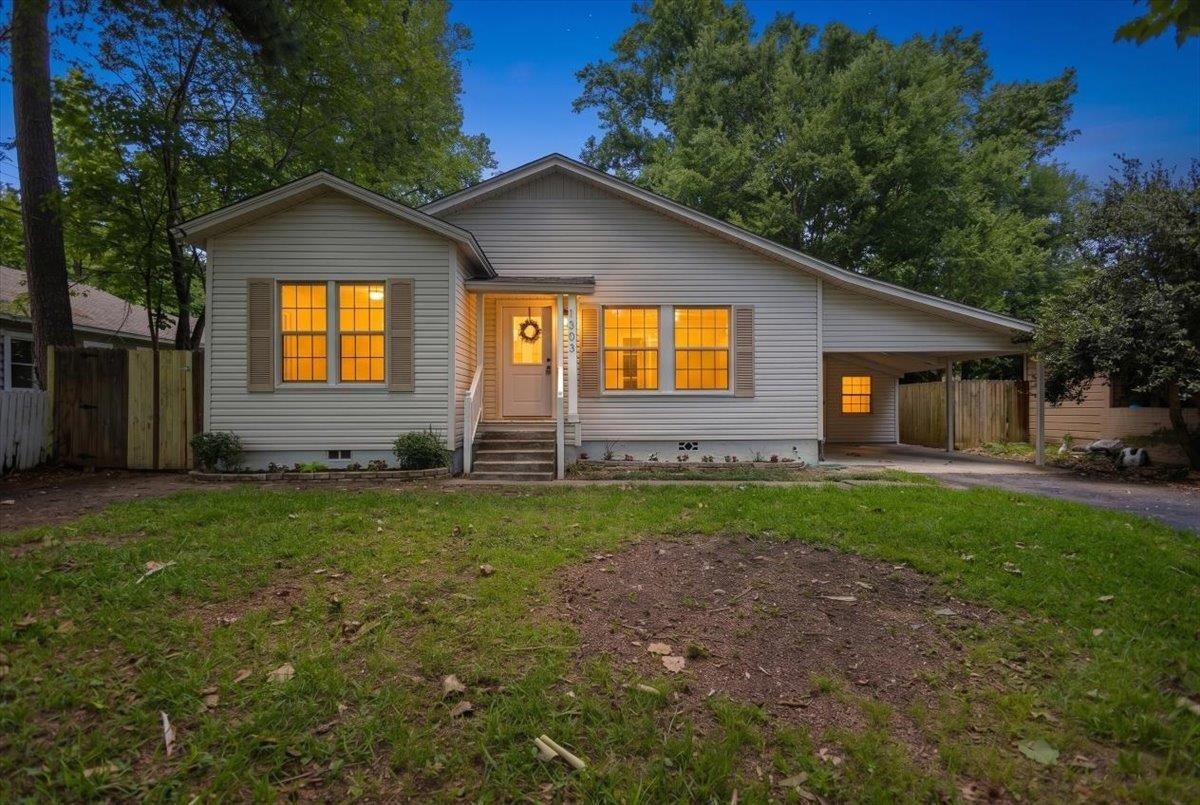1303 E Lantrip St — photo
