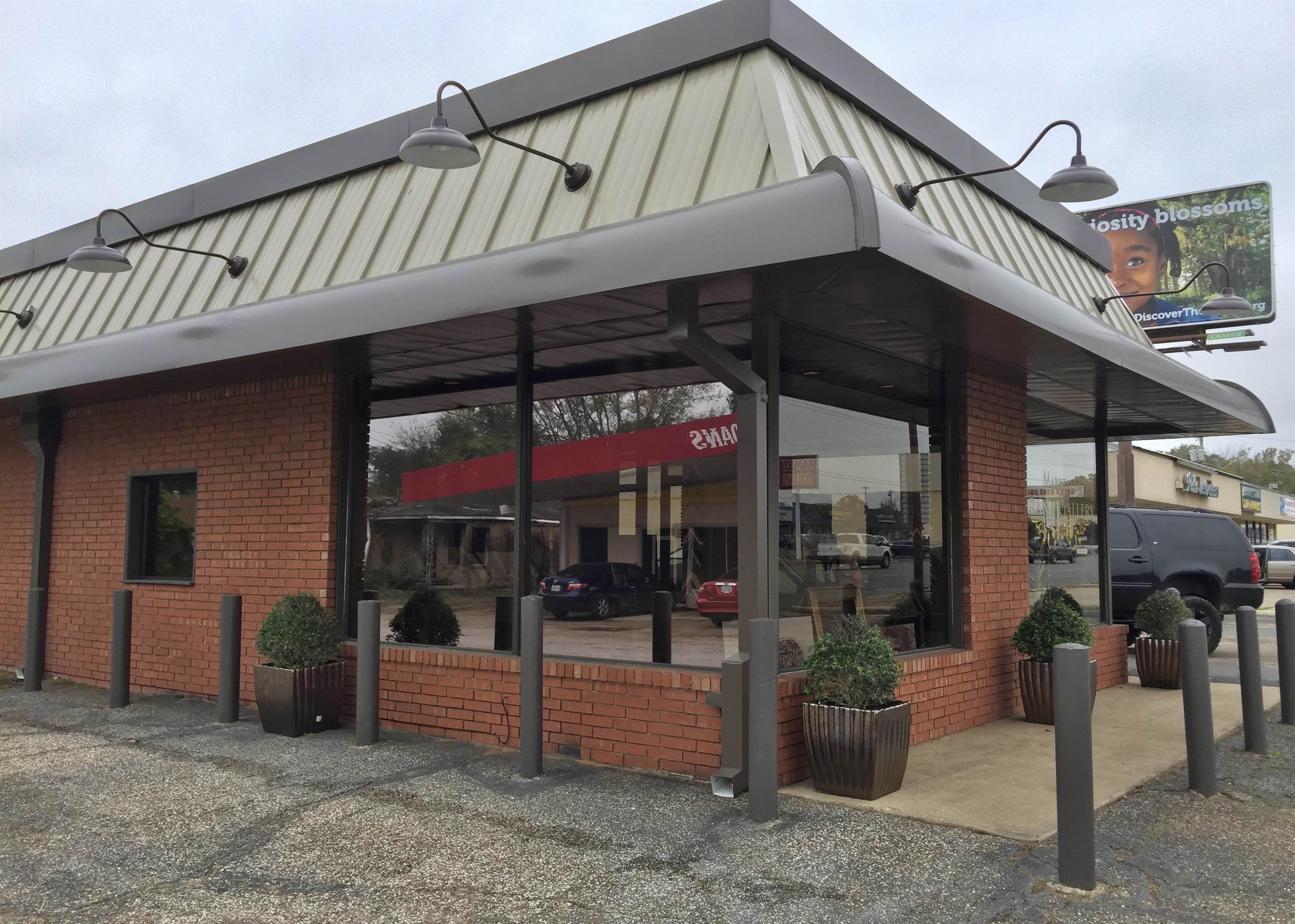 1210 E Grande Avenue — photo