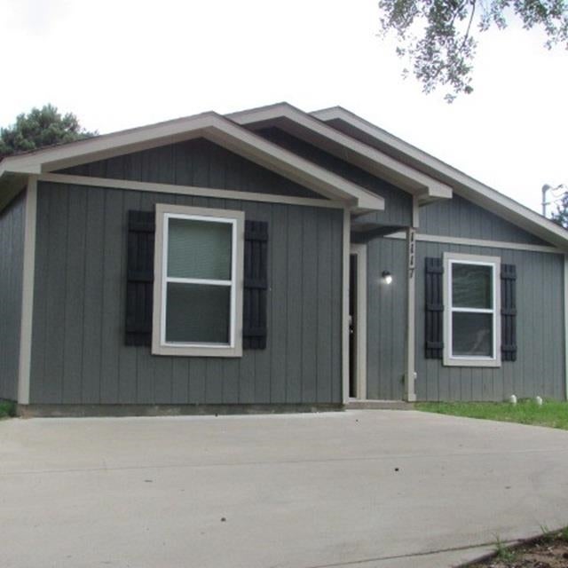 1117 E Birdsong St — photo
