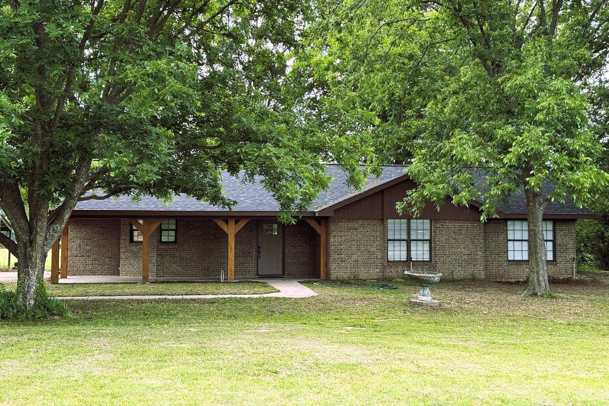 6464 N US Hwy 259 — photo
