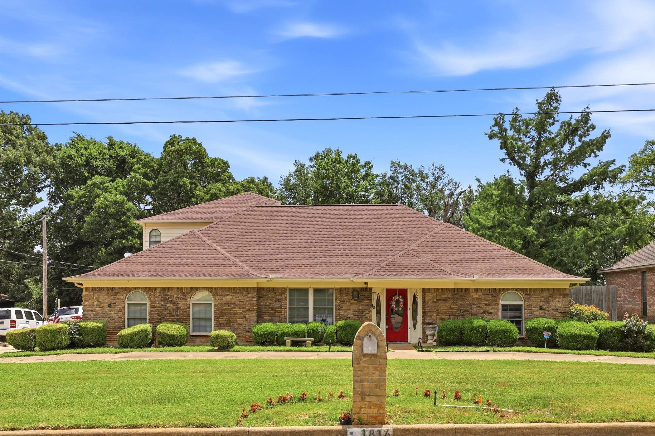 1816 Northwood Court — photo