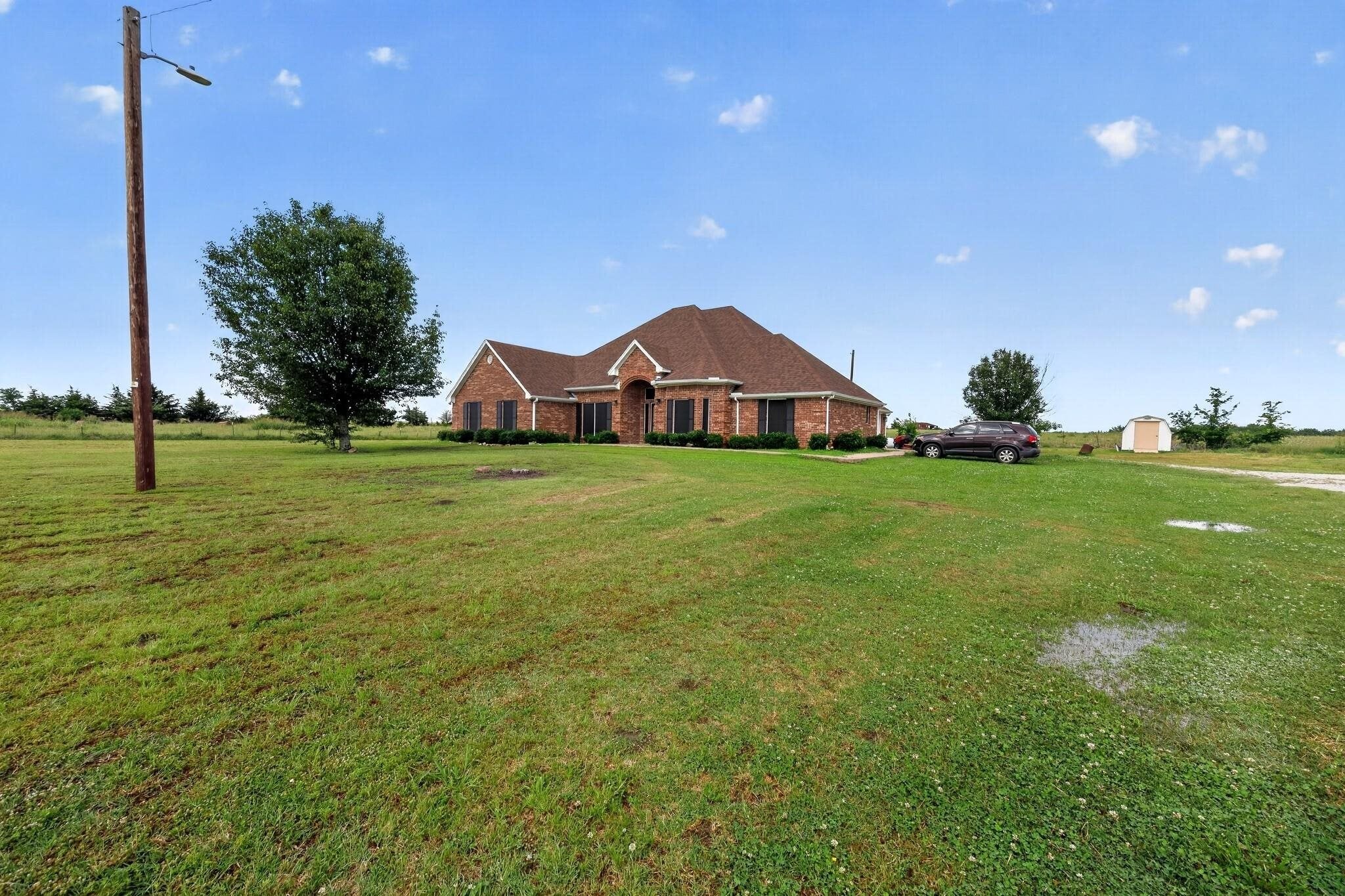 8229 Farm Road 905 — photo