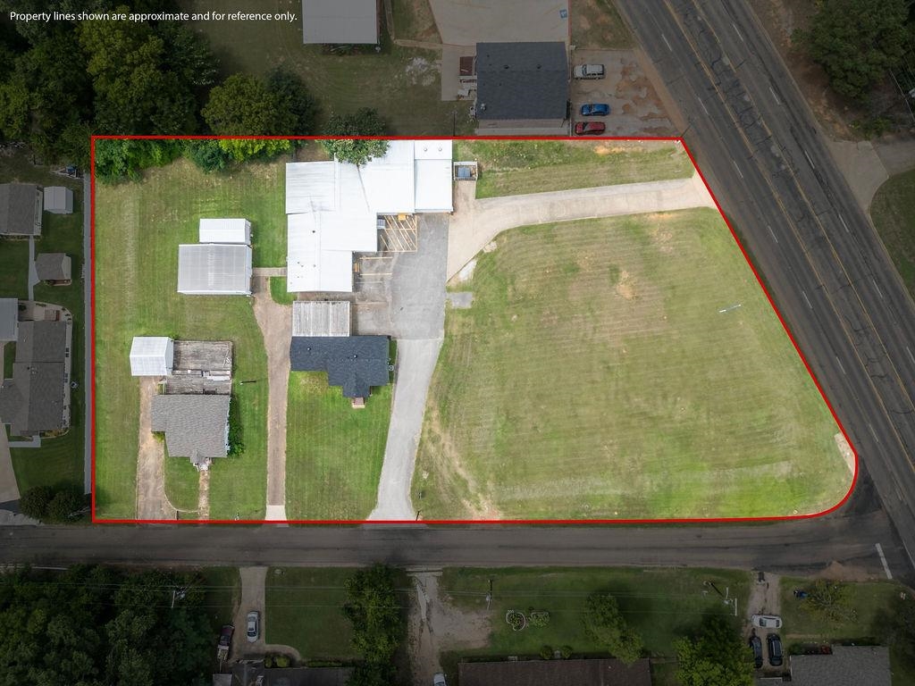 1403 Pine Tree Road — photo