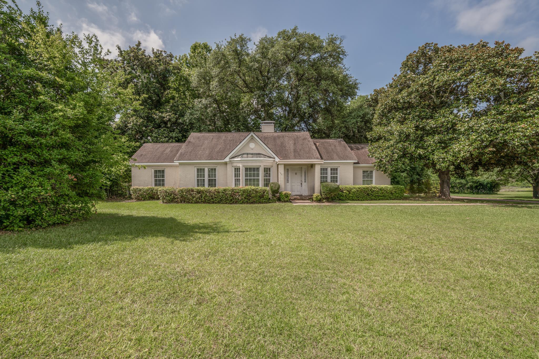 1604 W Marshall Ave — photo
