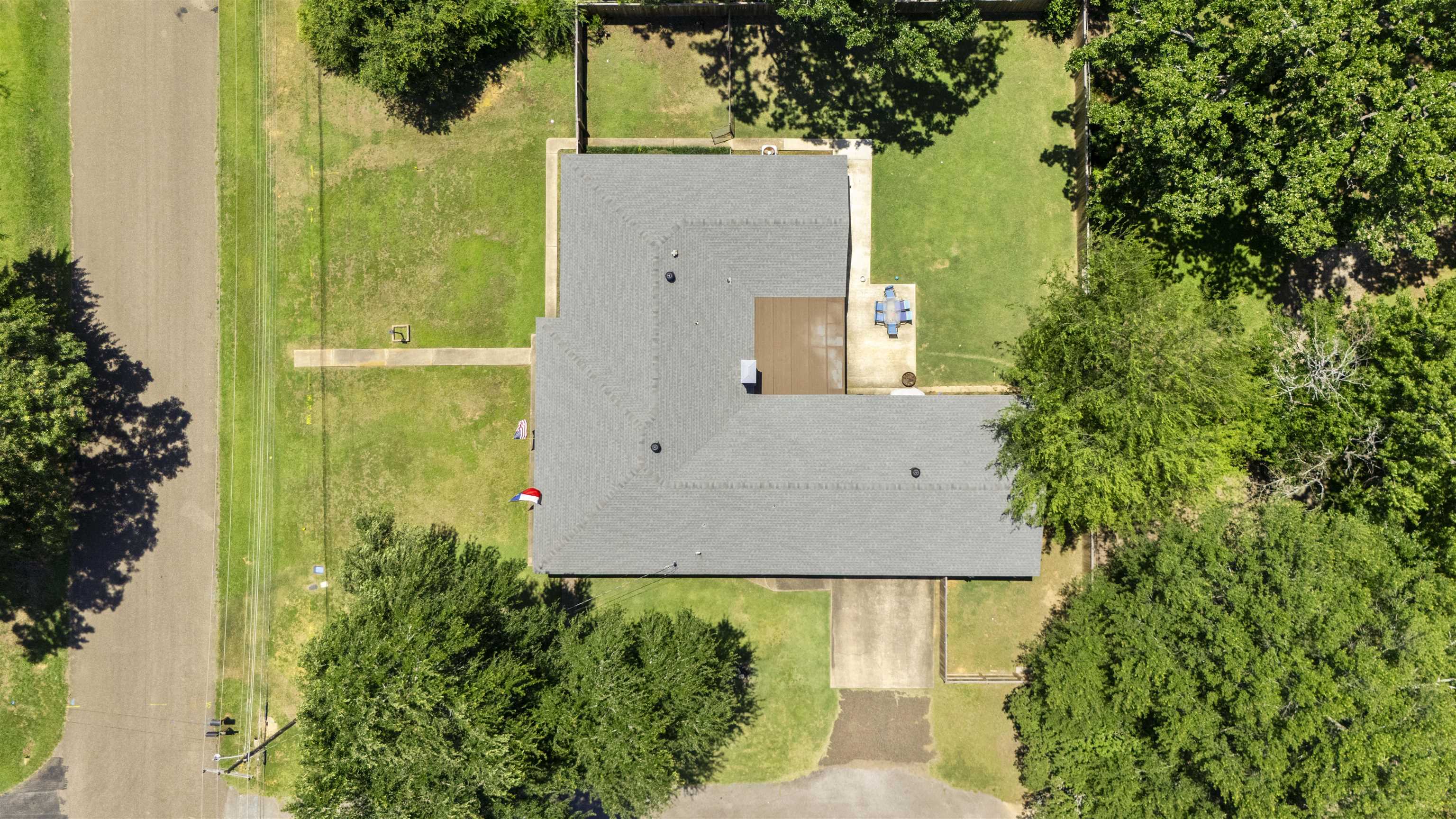 305 Dellbrook Drive, Longview, TX 75604 — photo 2