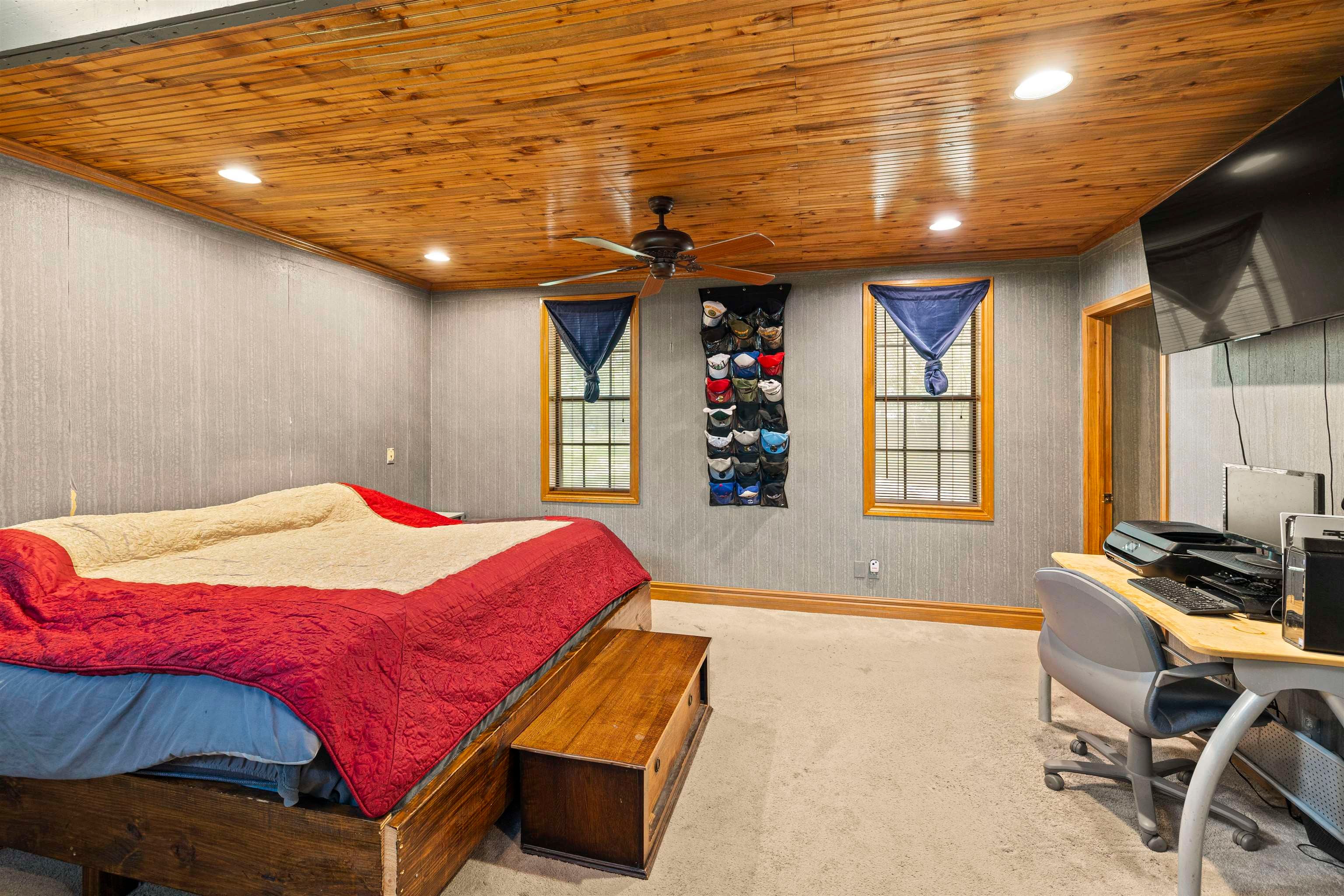 1402 Mary Jane Dr — photo