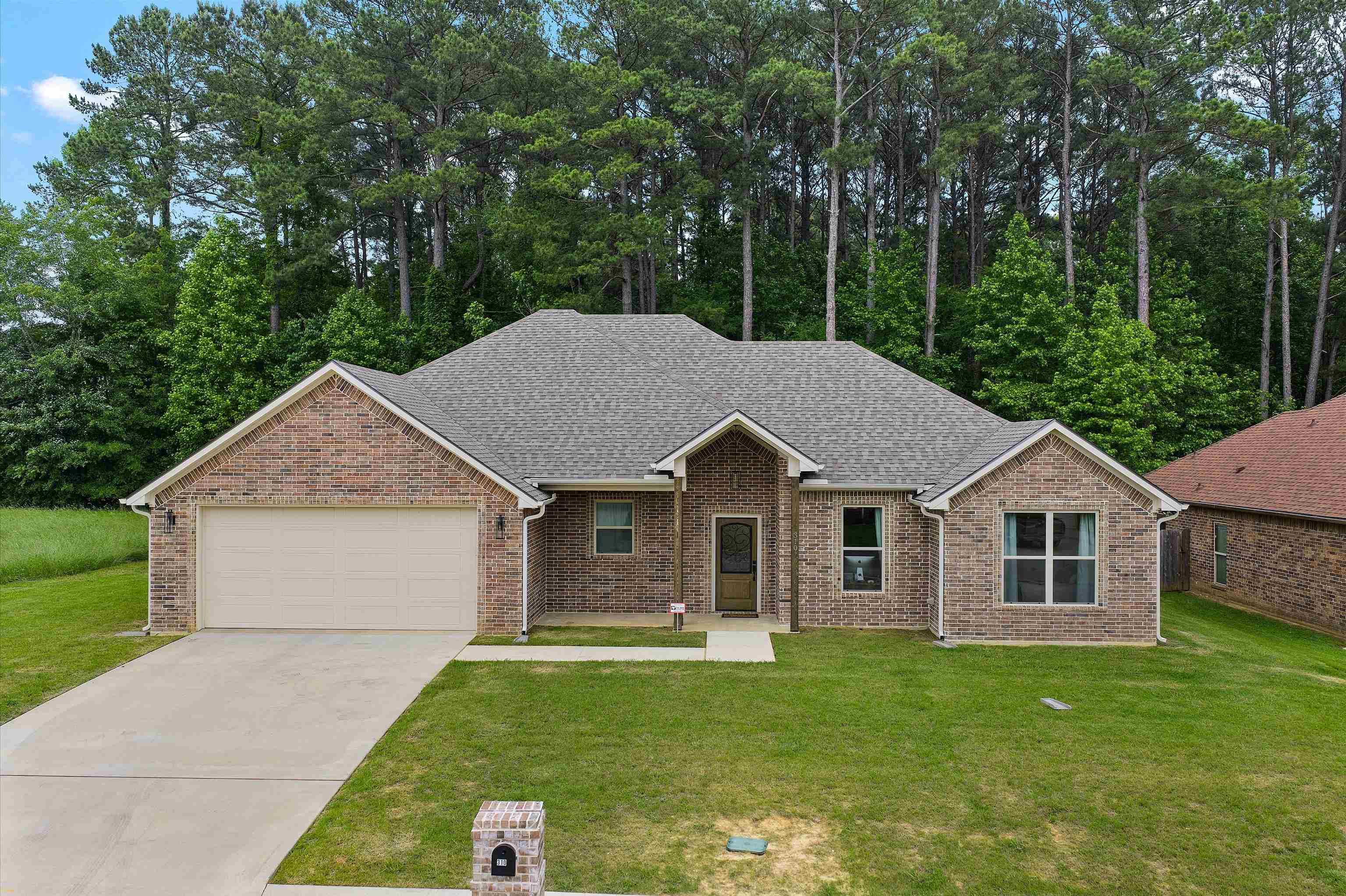 310 Molly Maye — photo