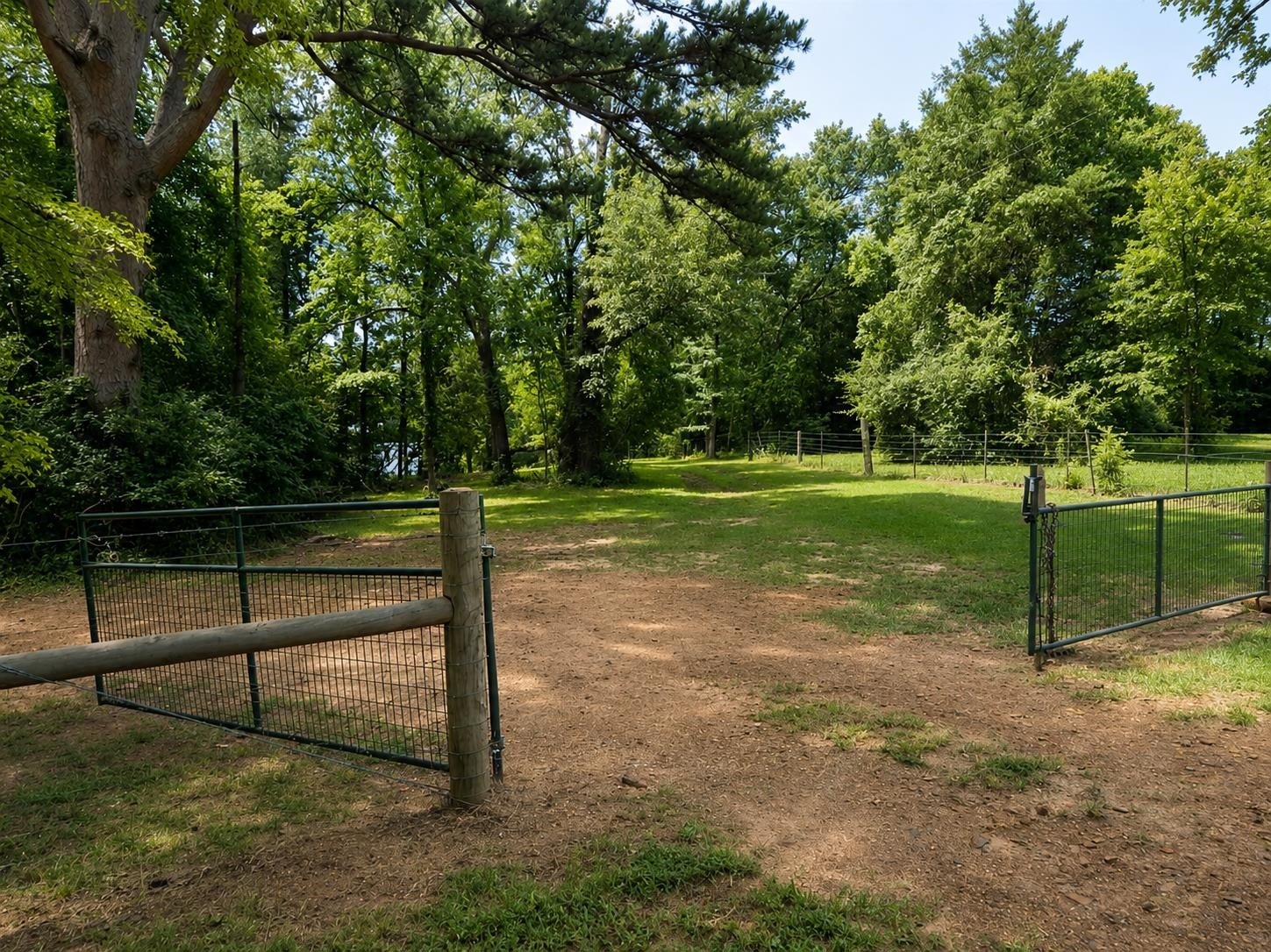 8909 FM 1795 — photo