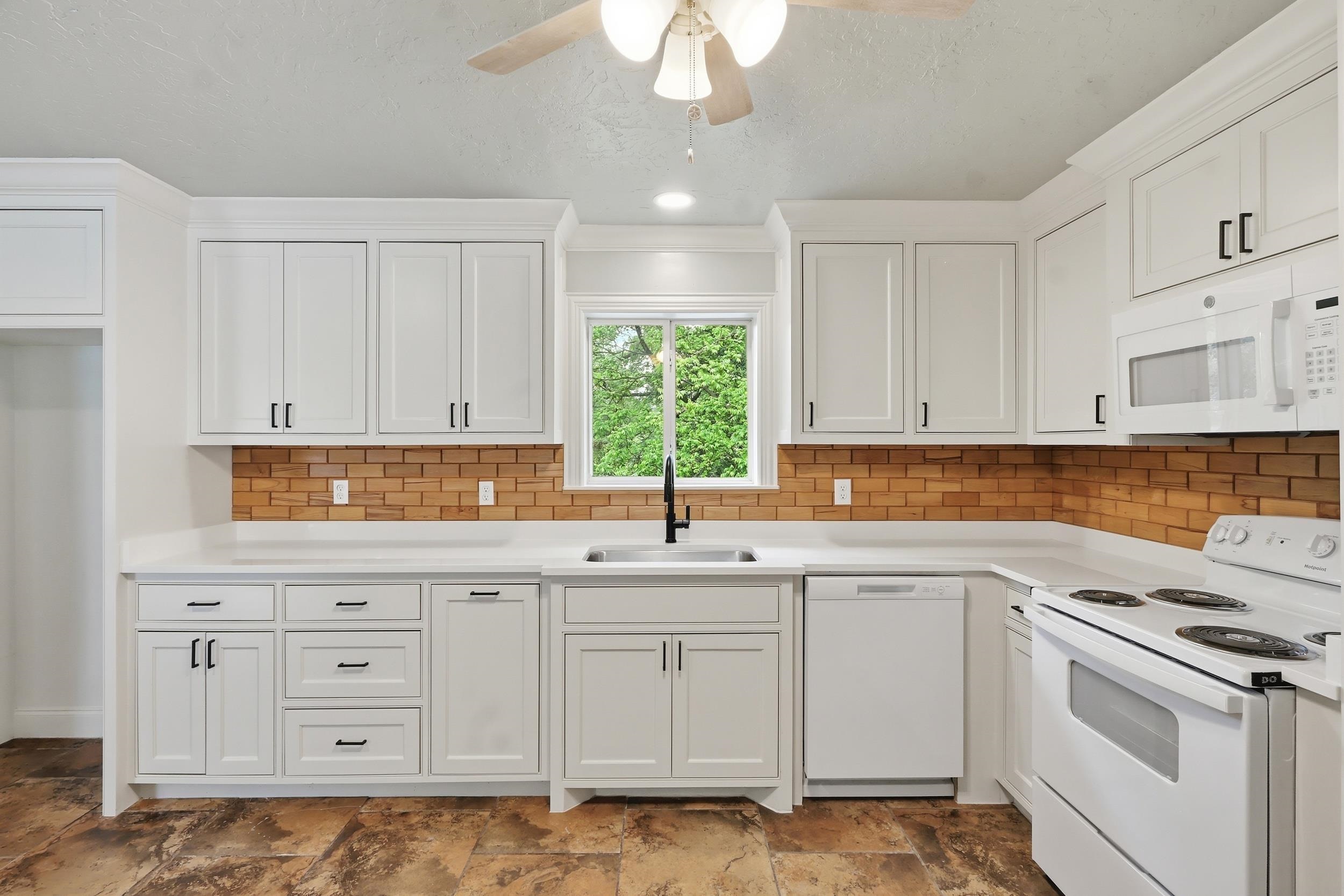 407 E Hope, Longview, TX 75604 — photo 3