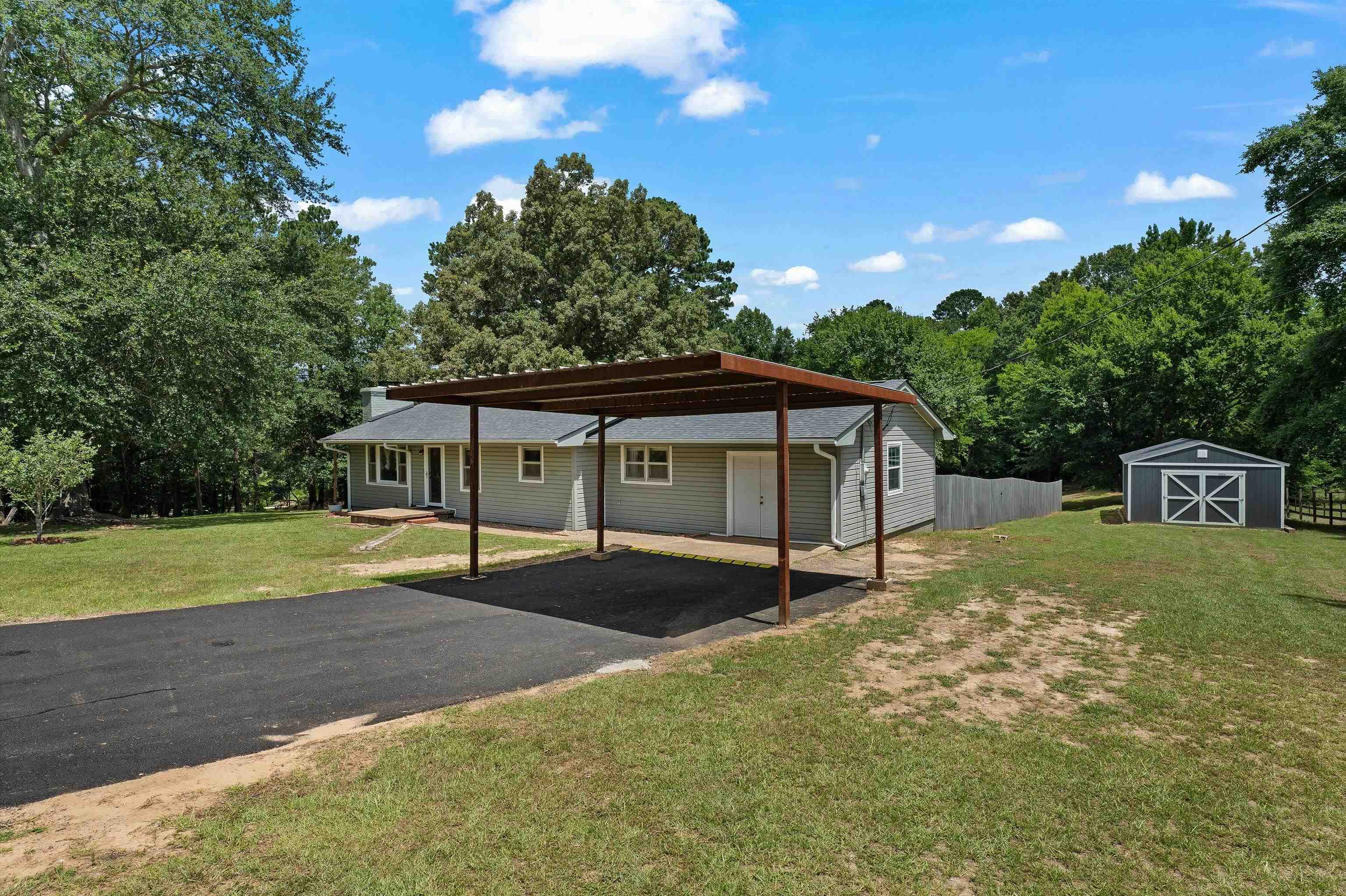 4401 Tanglewood Rd. — photo