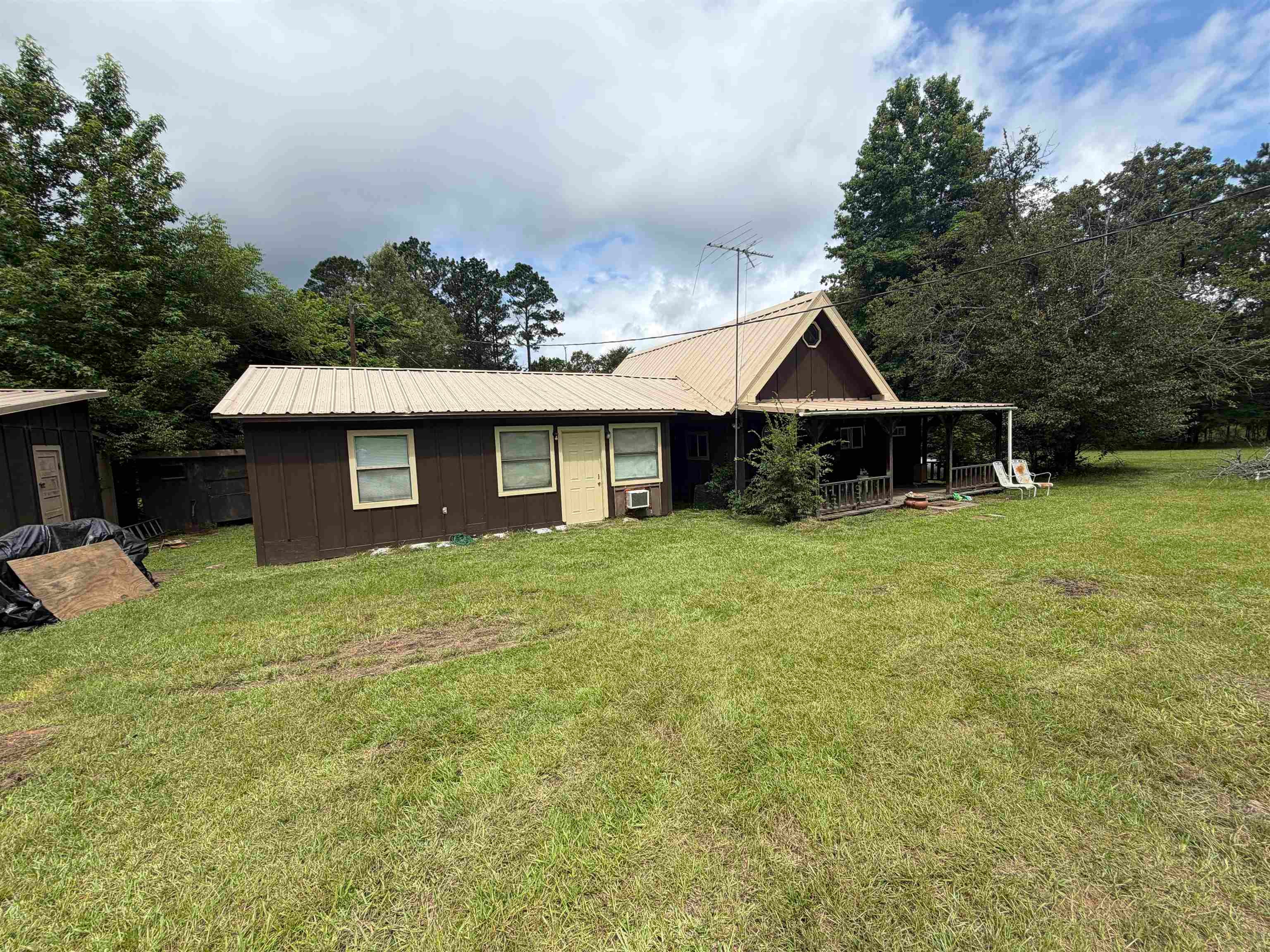 577 Mercer Rd — photo