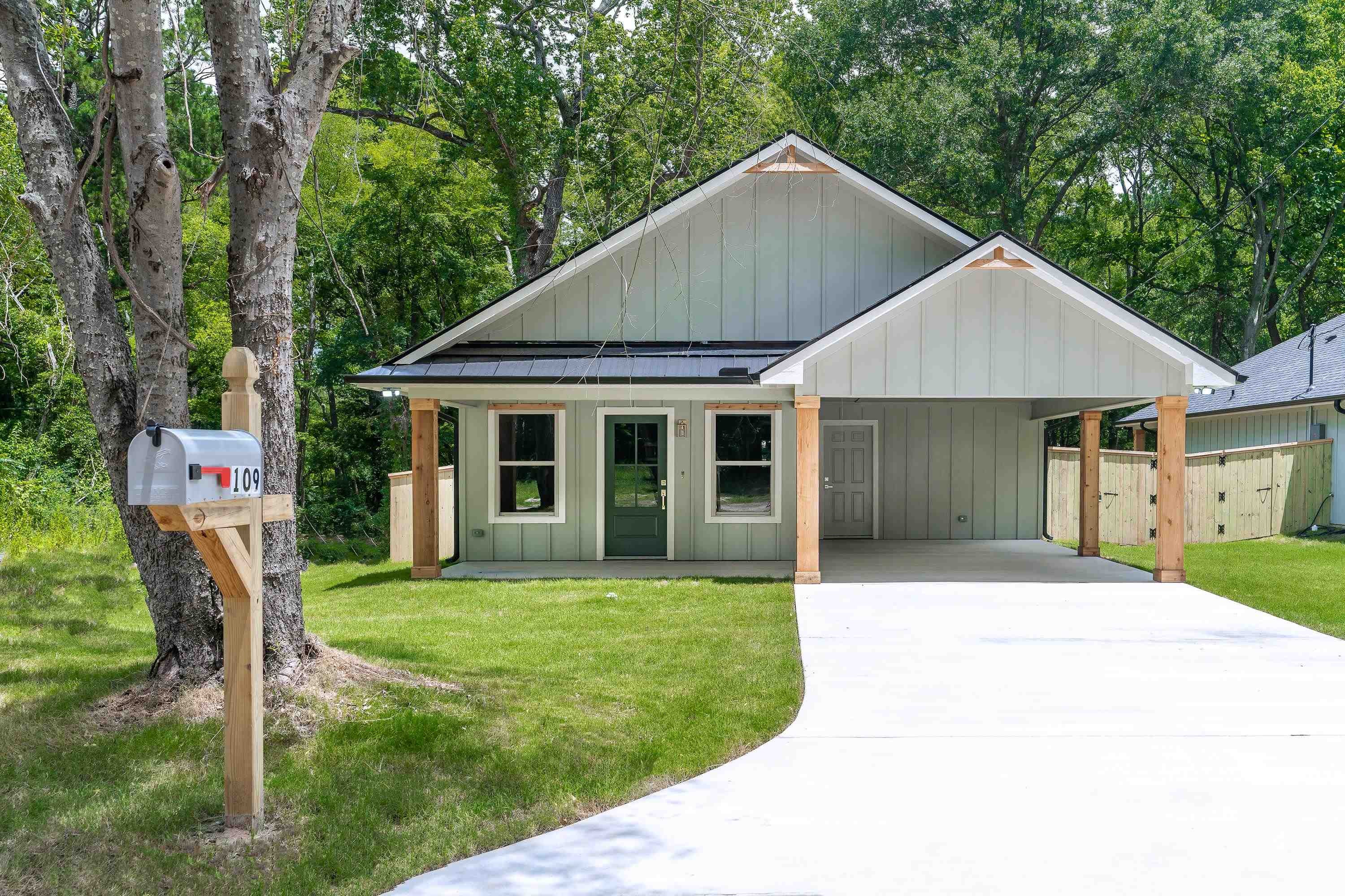 109 Garrett Street — photo