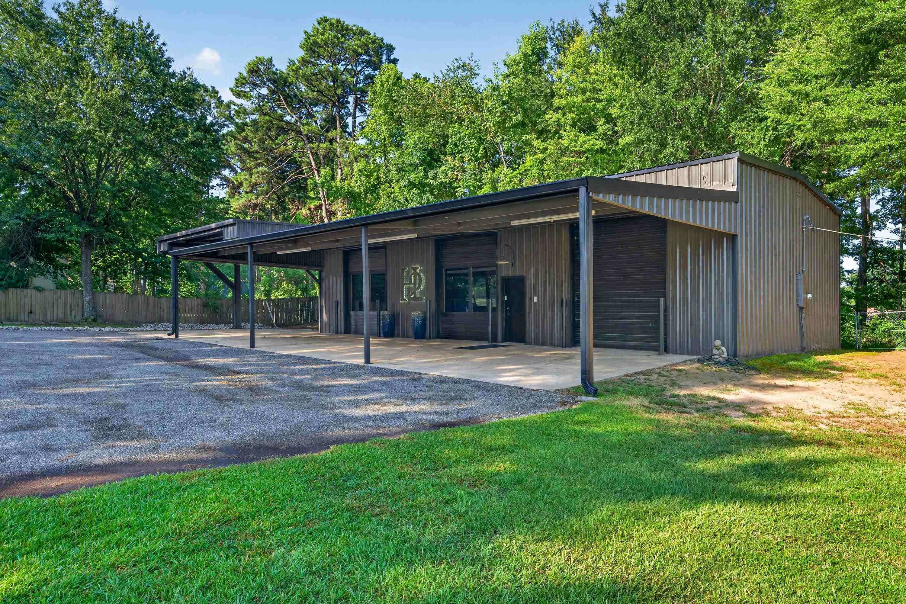 4861 Hwy 259 — photo