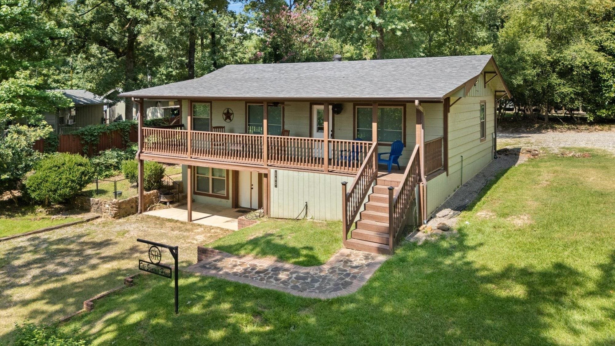 160 Summit Dr — photo