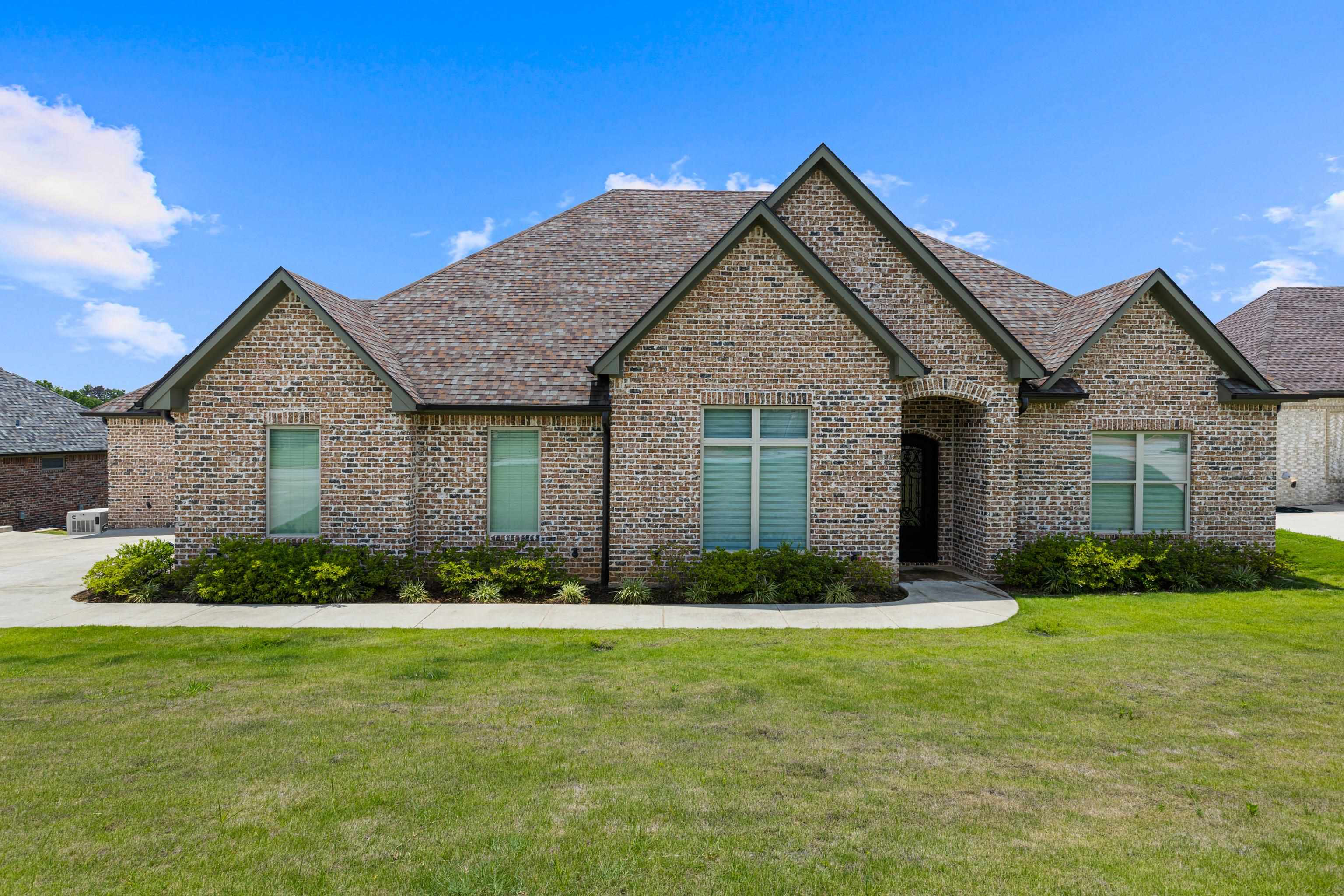 3005 Fairway Oaks Lane — photo
