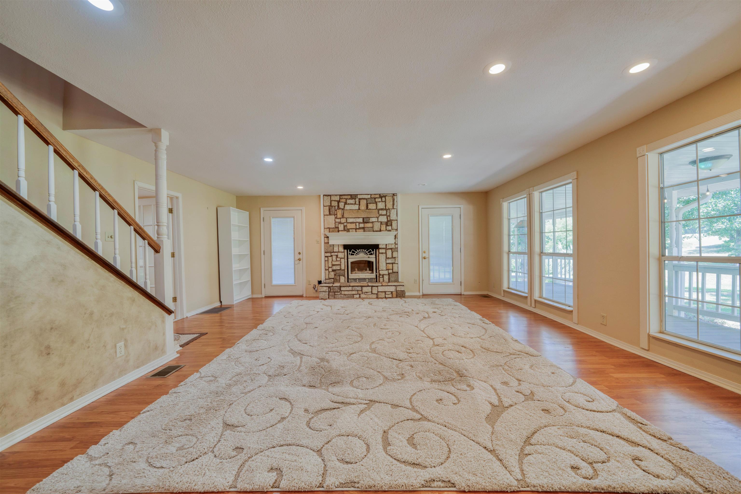 633 Bob Davis Rd — photo