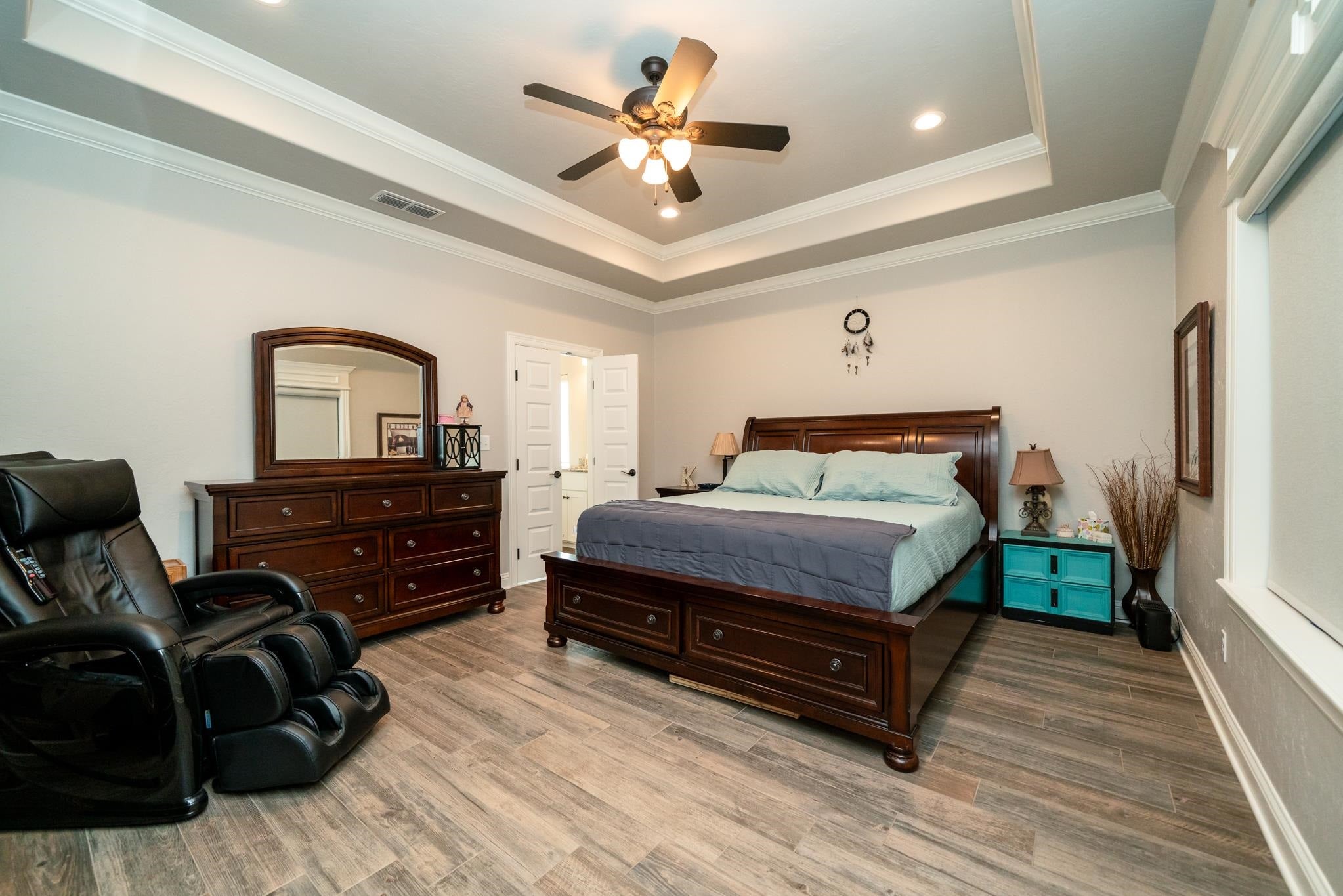 8049 W Goforth Rd — photo
