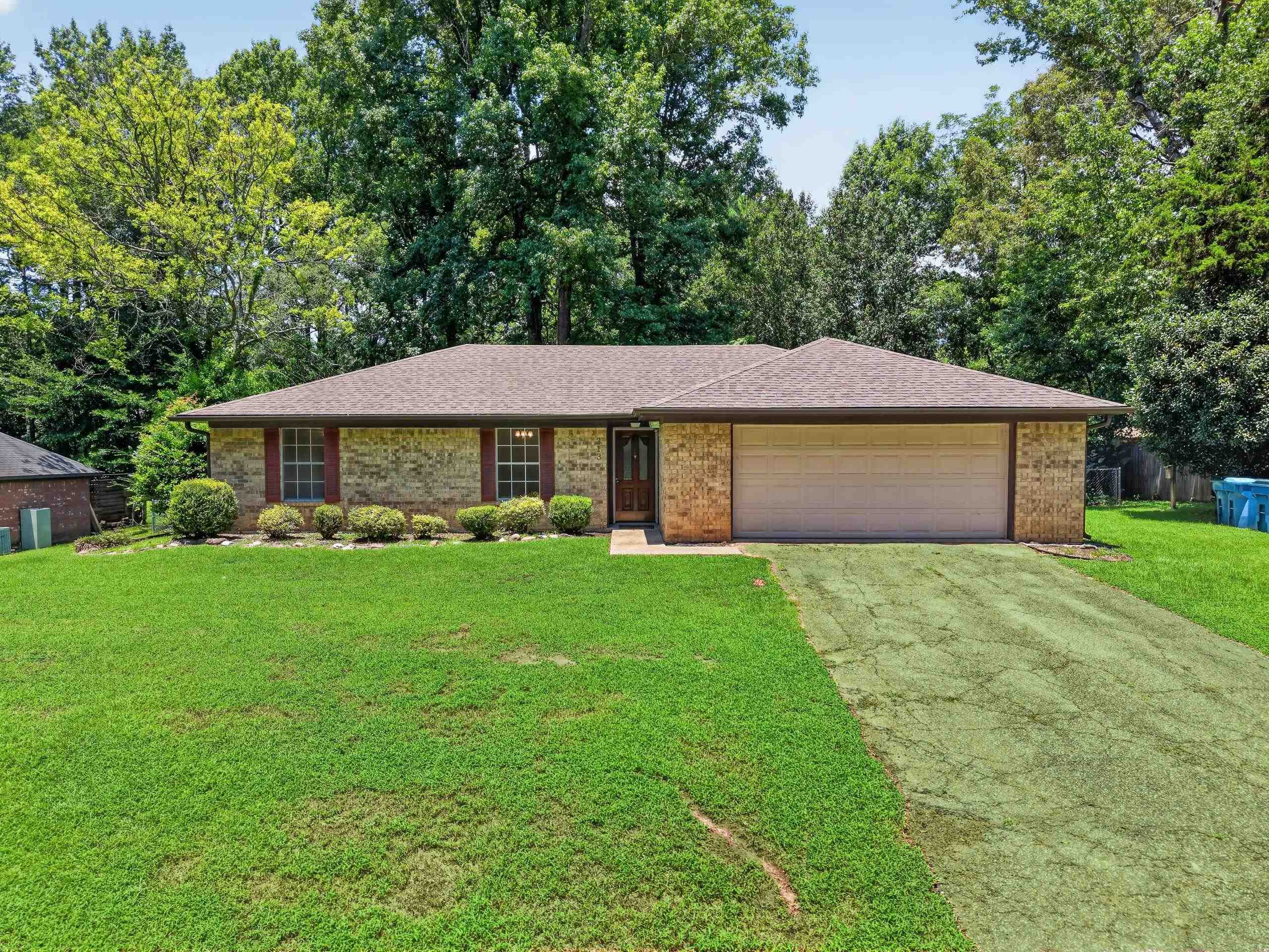 313 Crestwood Drive — photo