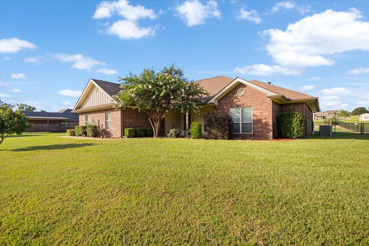 106 E Foxtail Lane, Gilmer, TX 75645 — photo 2