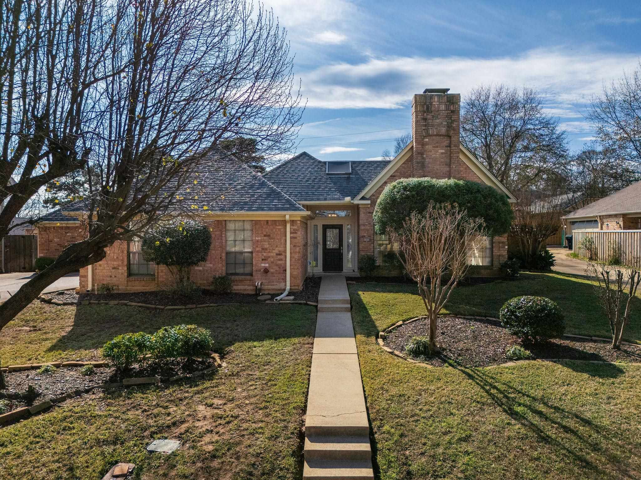 1218 Daffodil Lane — photo