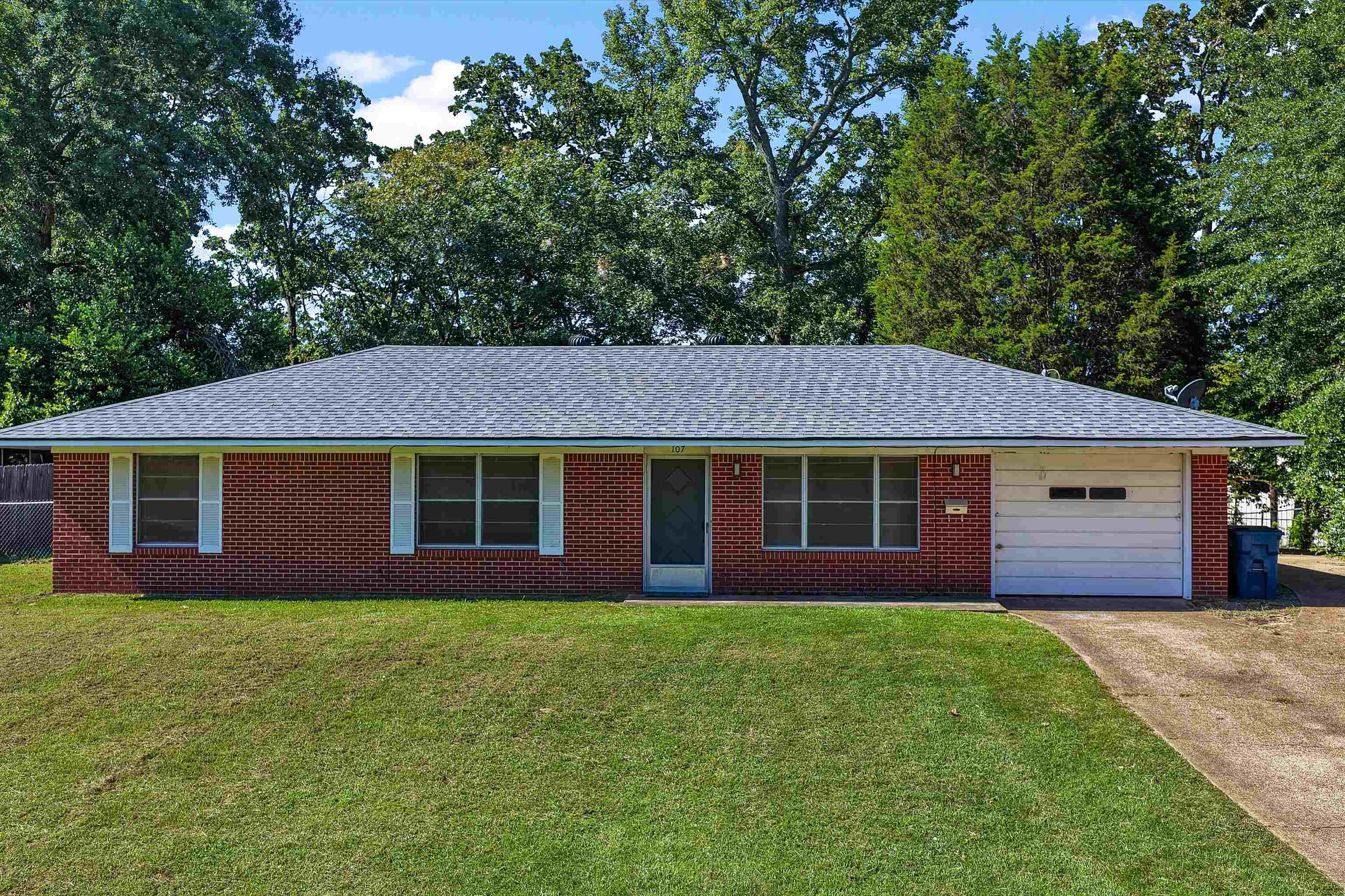 107 Crosby Dr. — photo