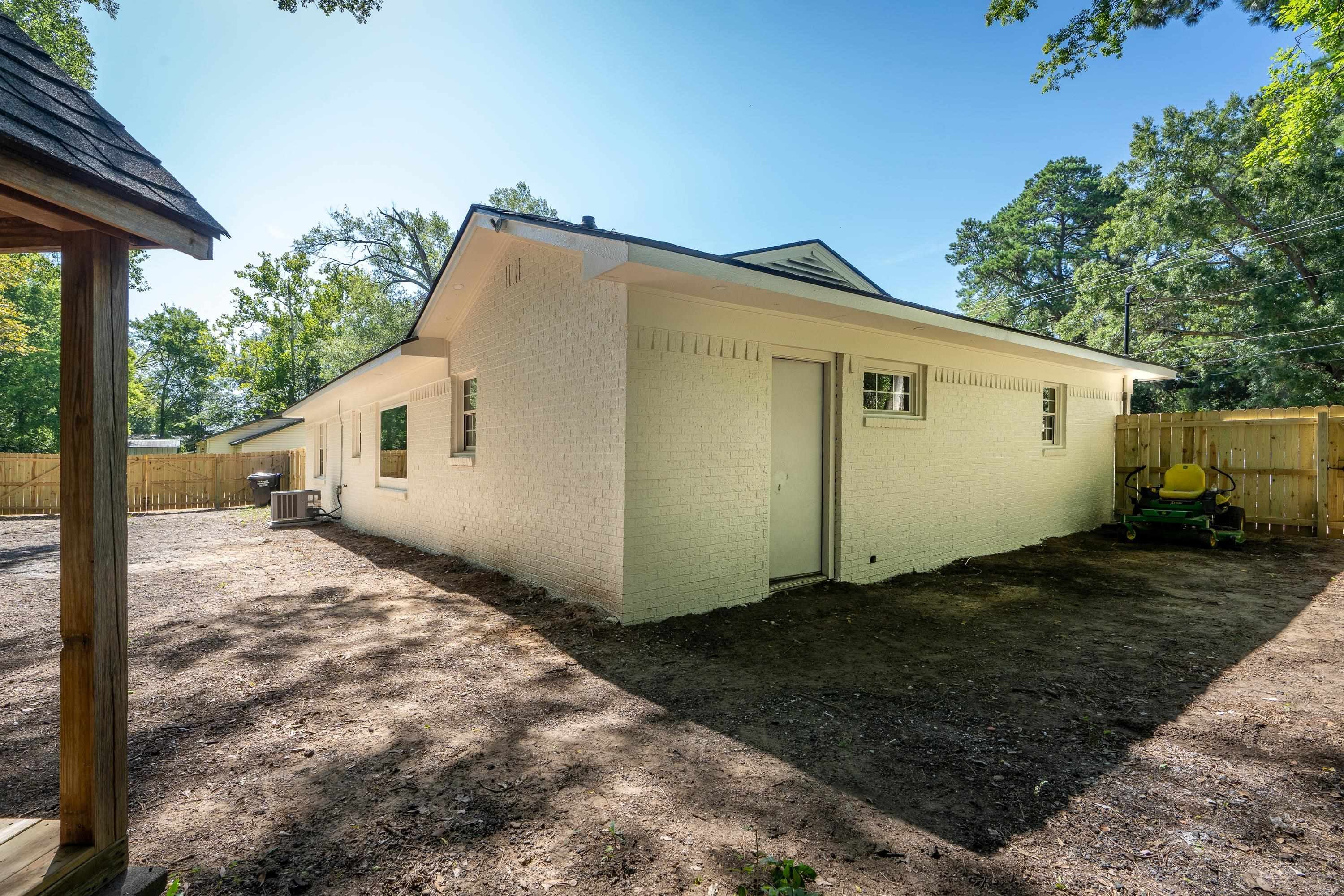 709 E Birdsong St. — photo